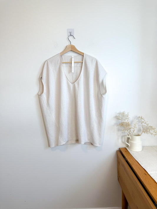 Lululemon Oversized V-Neck T-Shirt in Off-White (Size 12)