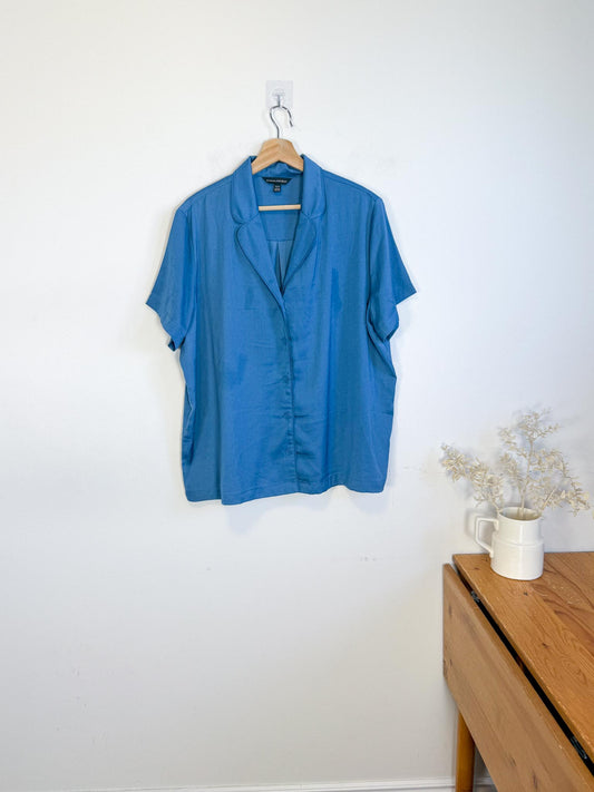 Banana Republic Satin Short Sleeve Top in Blue (Size XL)