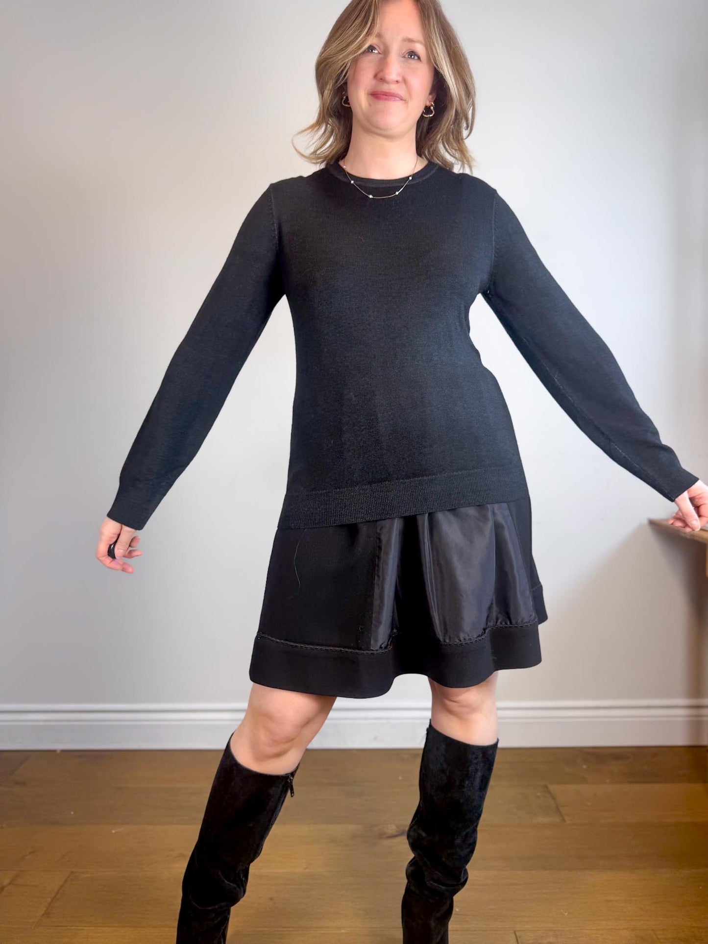 7 For All Mankind Lightweight Merino Wool Sweater in Charcoal (Size M)