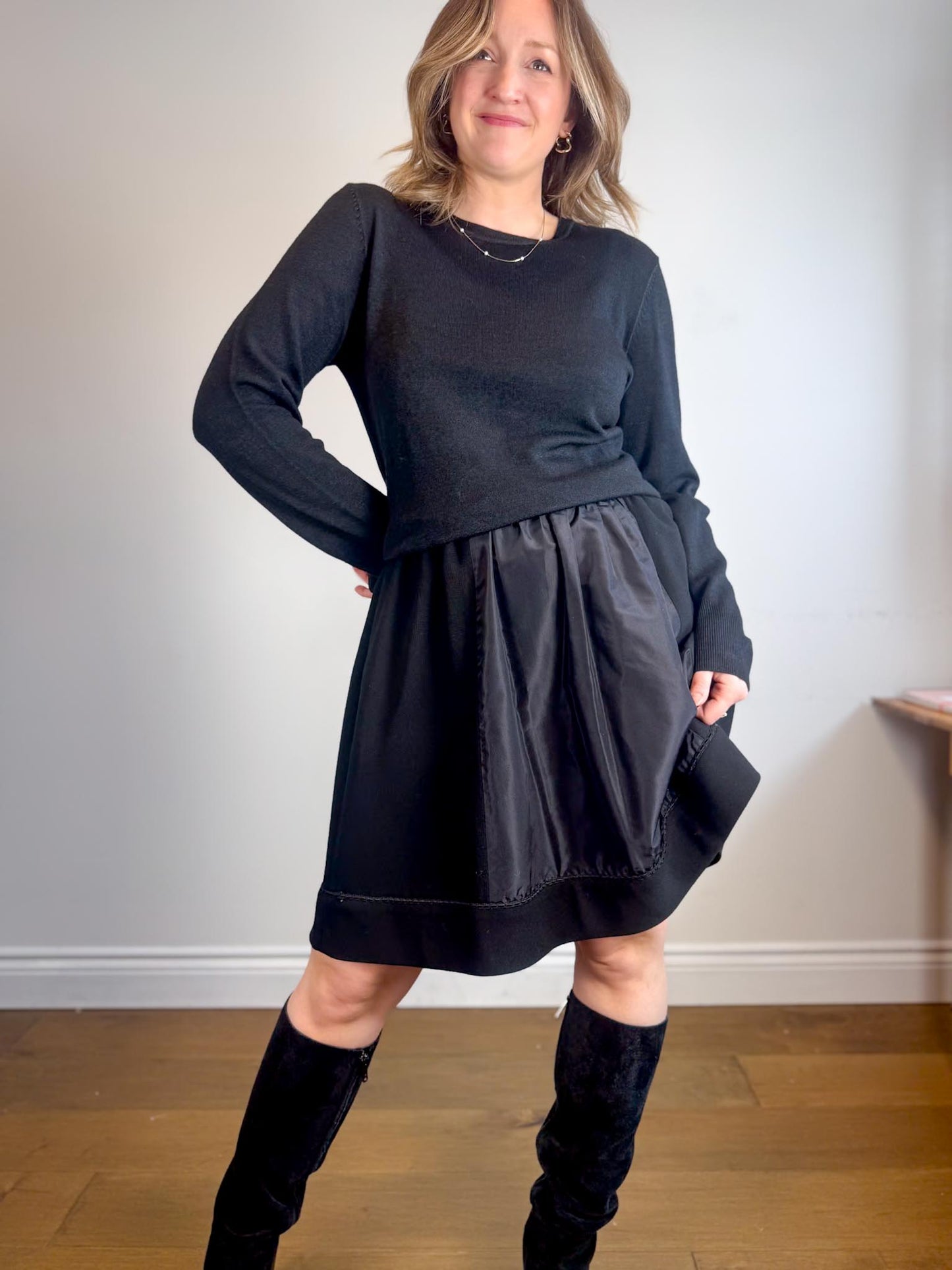 7 For All Mankind Lightweight Merino Wool Sweater in Charcoal (Size M)