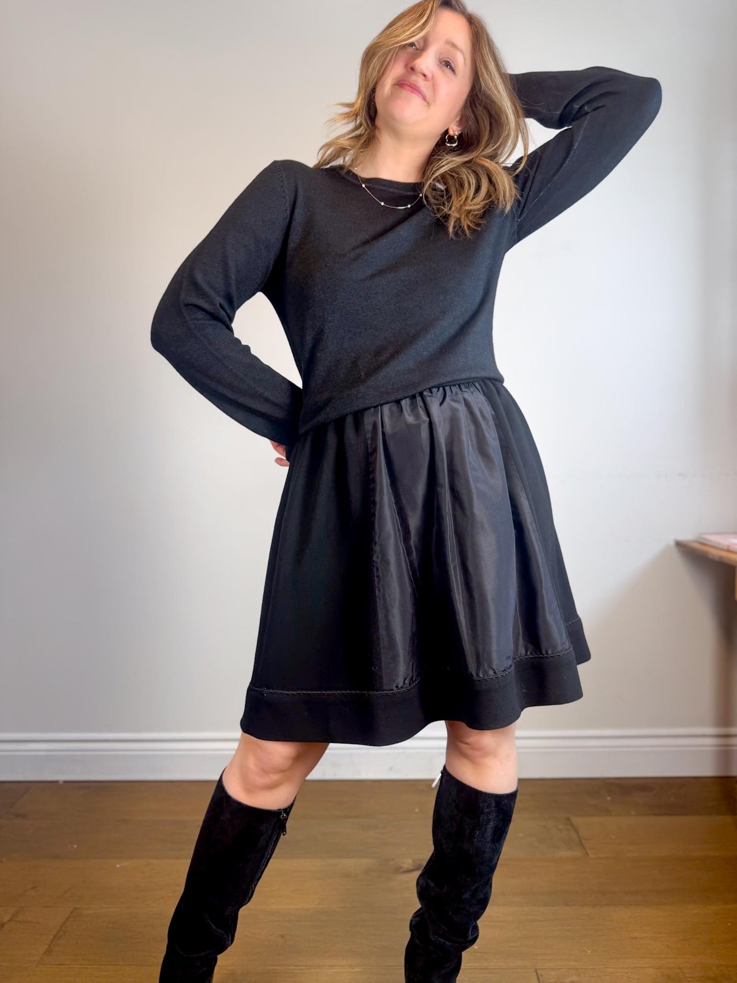 7 For All Mankind Lightweight Merino Wool Sweater in Charcoal (Size M)