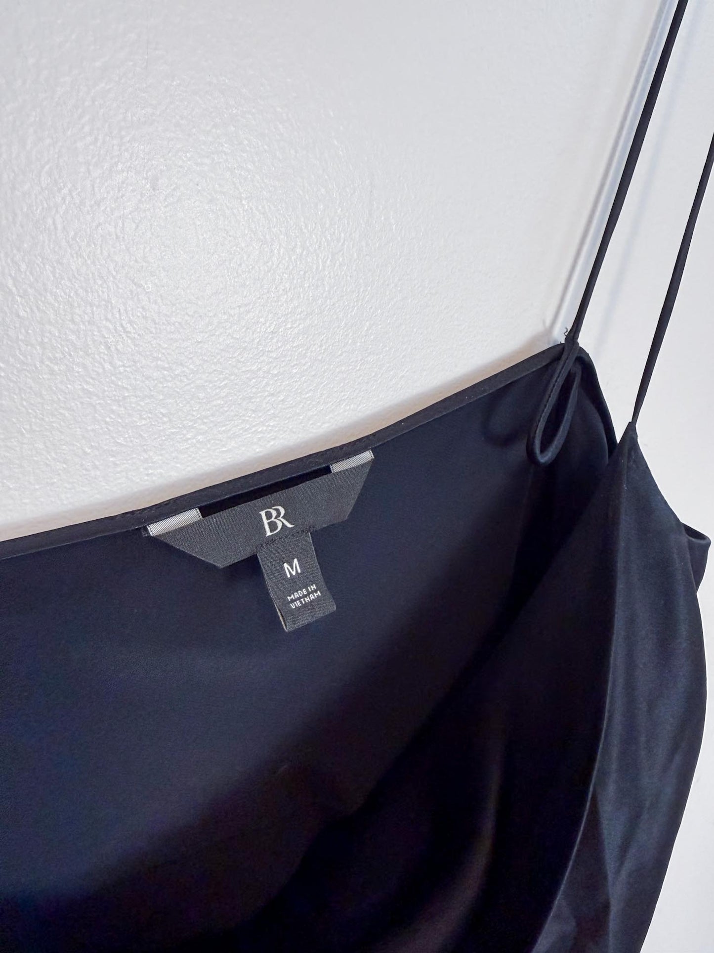 Banana Republic Silk Camisole in Black (Size M)