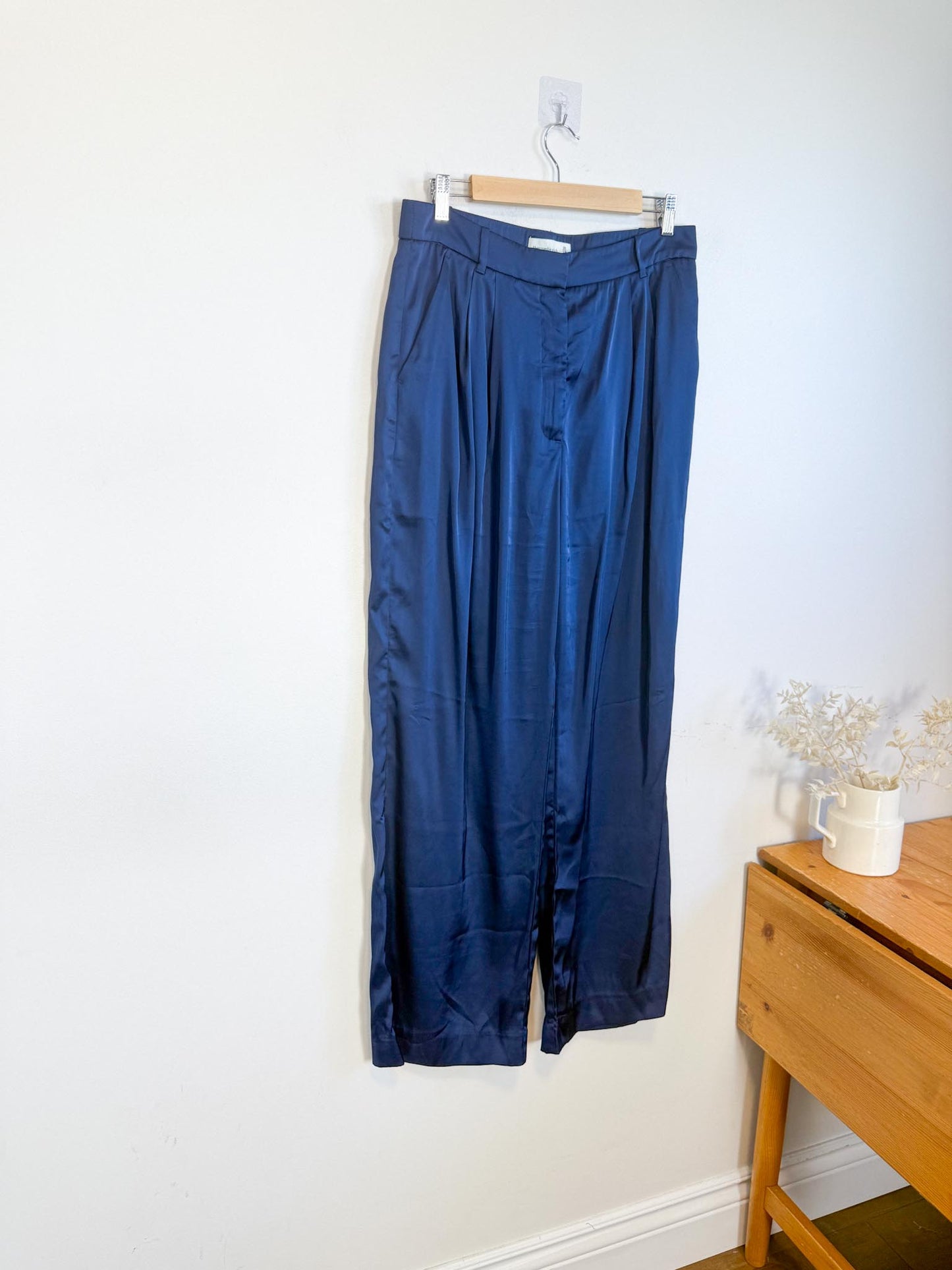 Abercrombie Satin Wide Leg Trousers in Navy (Size 31)
