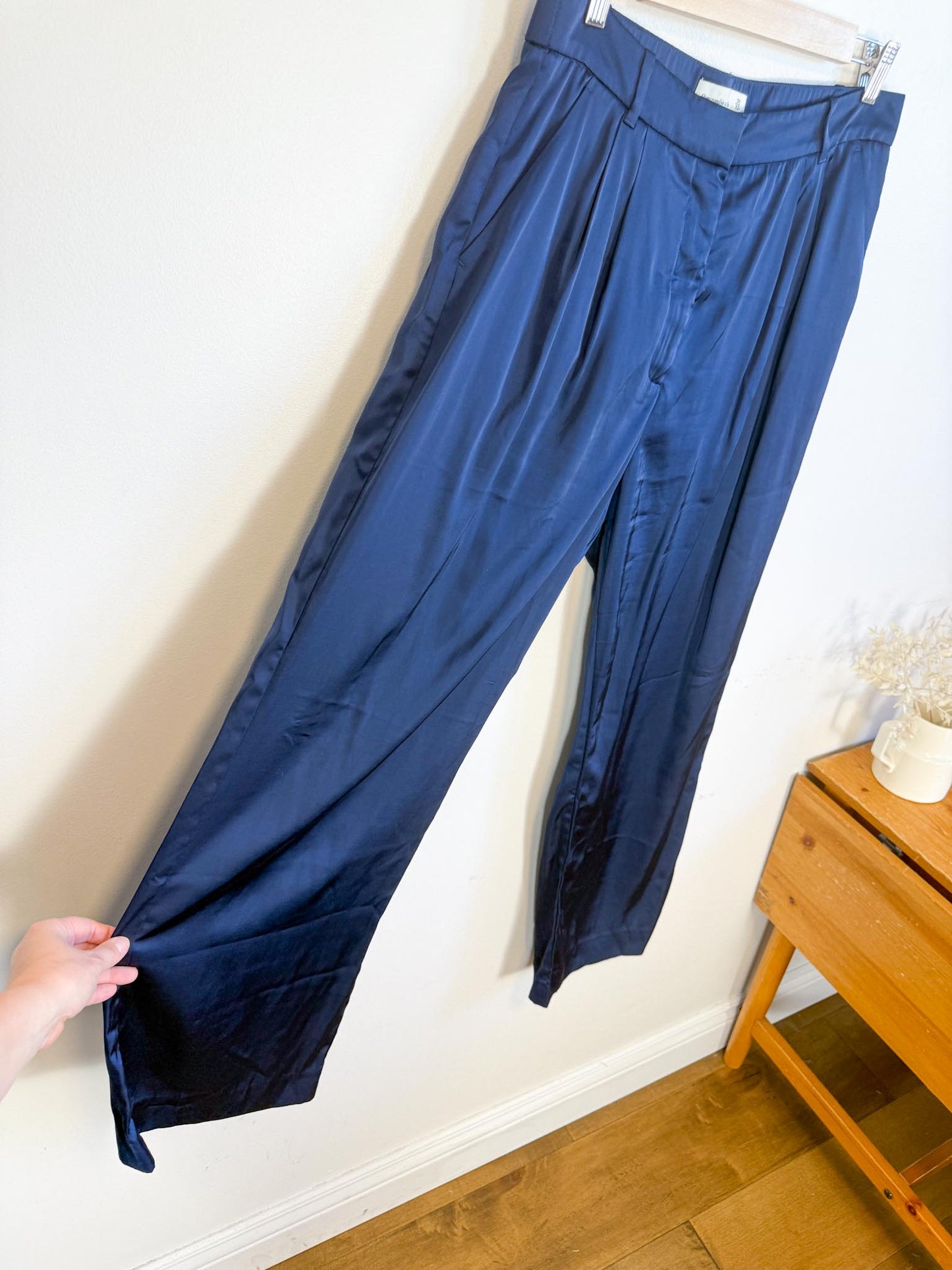 Abercrombie Satin Wide Leg Trousers in Navy (Size 31)