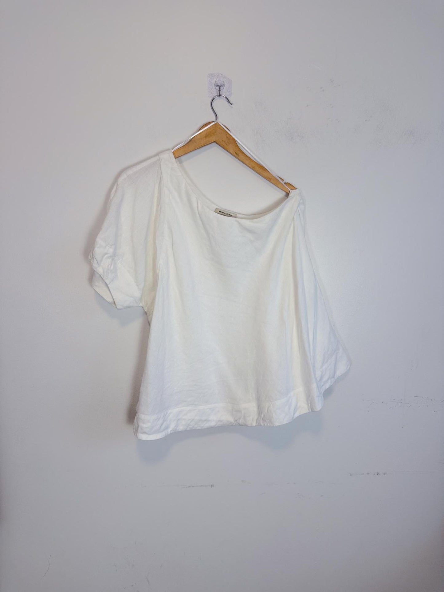 Banana Republic One Shoulder Linen Shirt in White (Size L)
