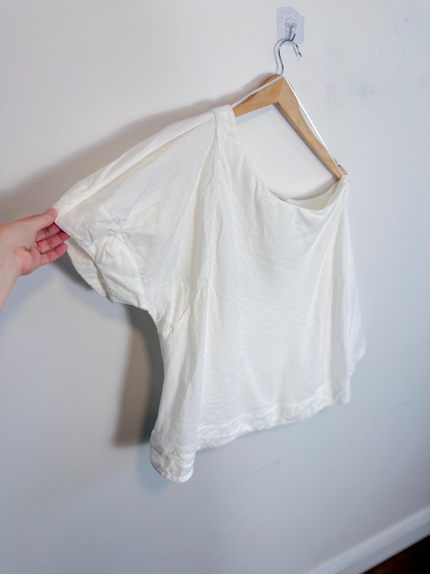 Banana Republic One Shoulder Linen Shirt in White (Size L)