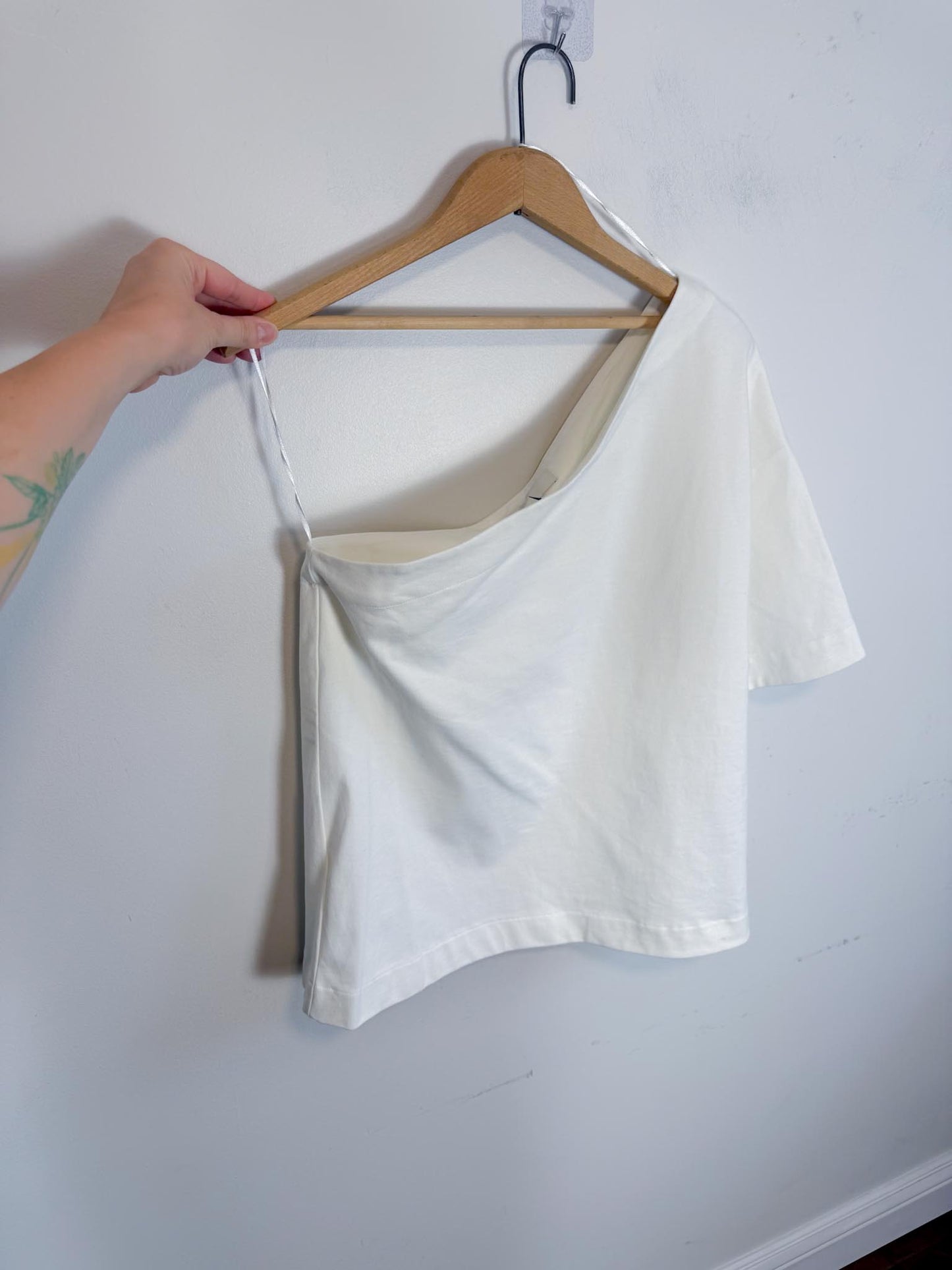 Banana Republic Cotton One Shoulder Top in White (Size L)