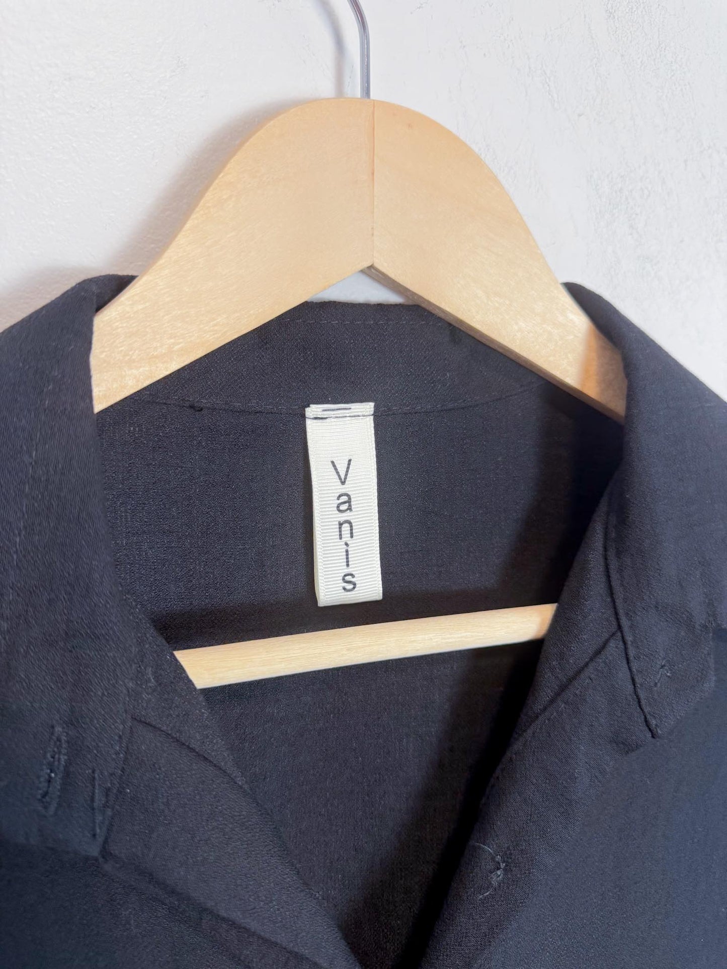 Vanis Long Short Sleeve Blouse in Black (Size L)