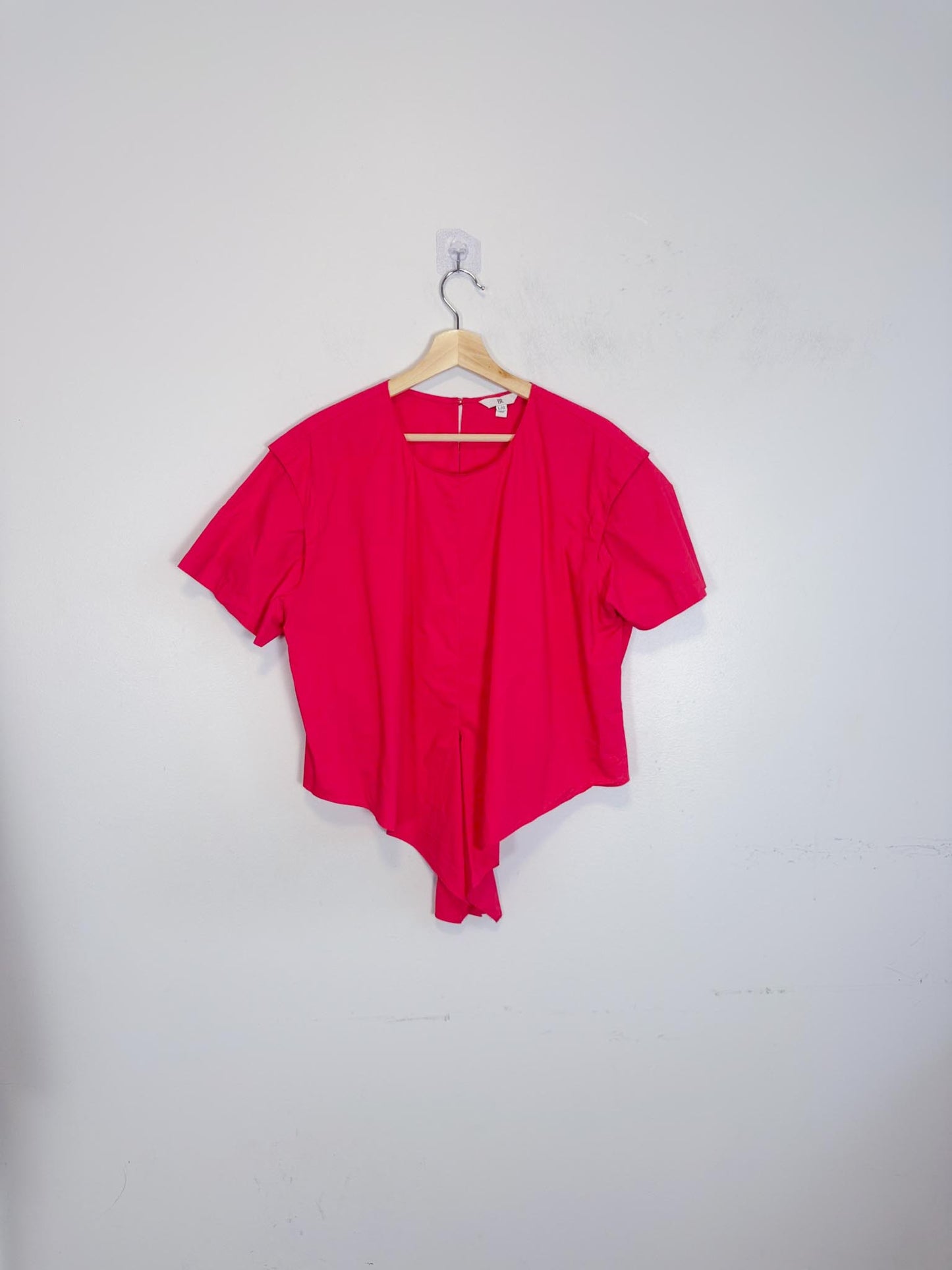 Banana Republic Cropped Front Tie T-Shirt in Hot Pink (Size L)