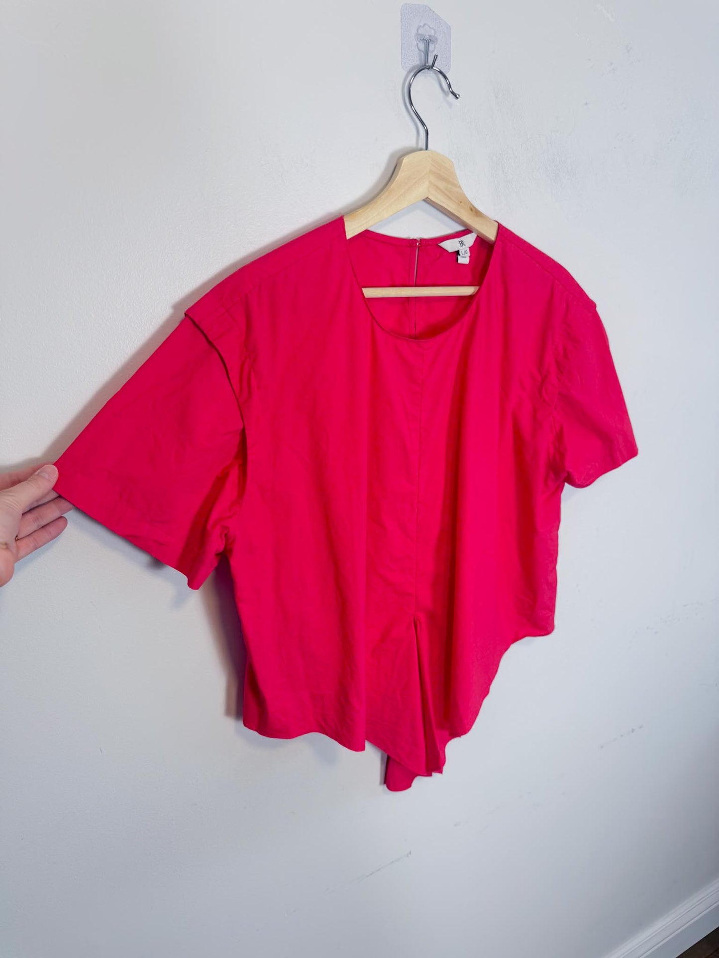 Banana Republic Cropped Front Tie T-Shirt in Hot Pink (Size L)