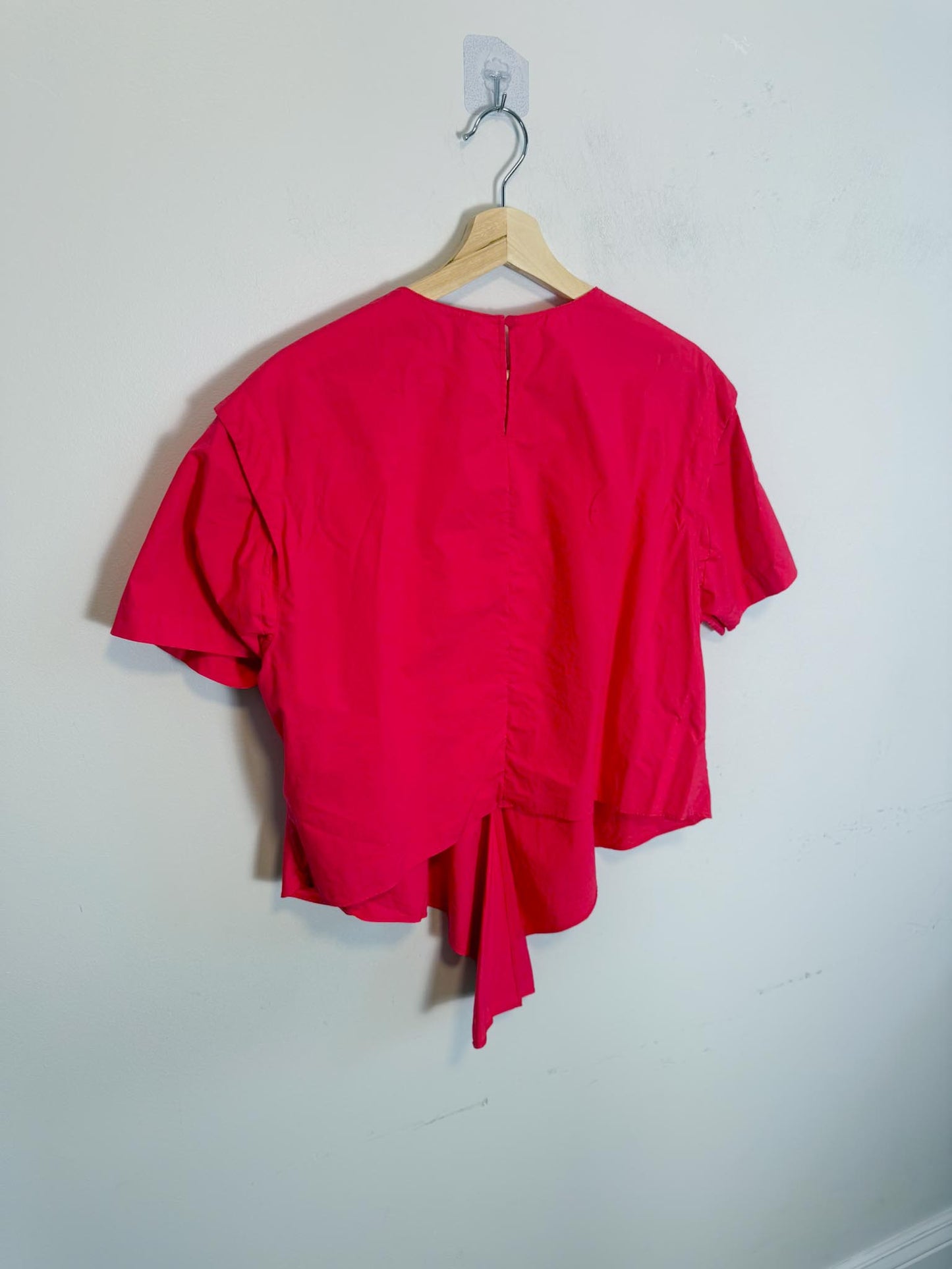 Banana Republic Cropped Front Tie T-Shirt in Hot Pink (Size L)