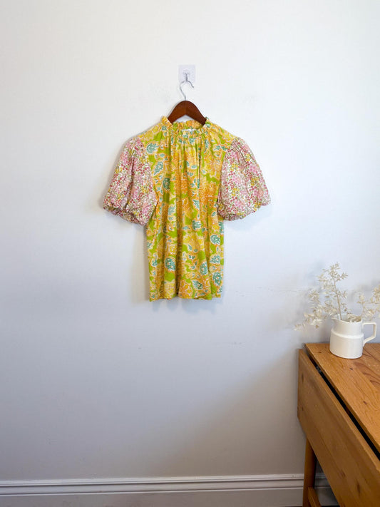 Ces Femme Mixed Floral Short Sleeve Blouse (Size M/L)