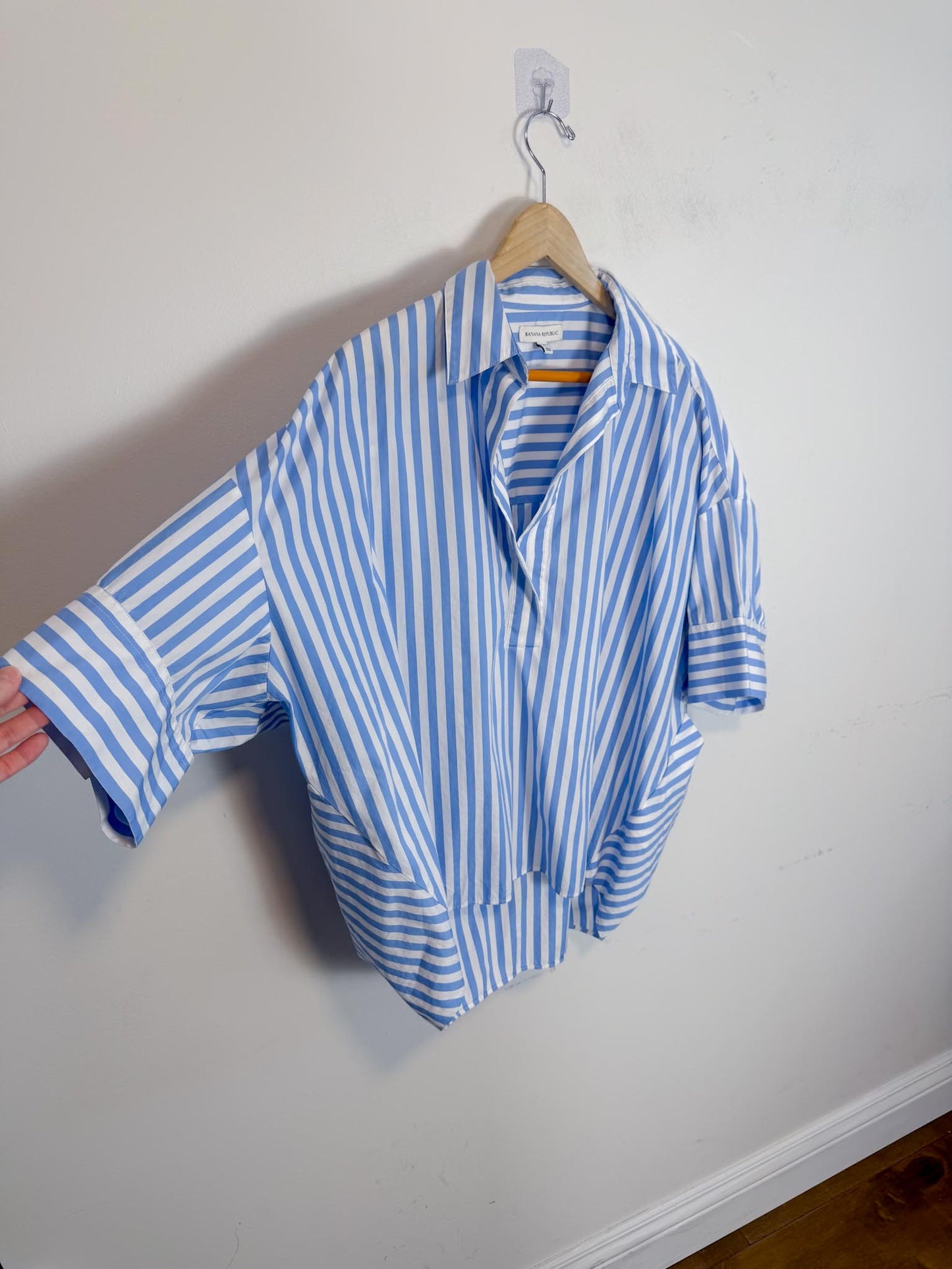Banana Republic Striped Tunic Top in Blue/White (Size M)