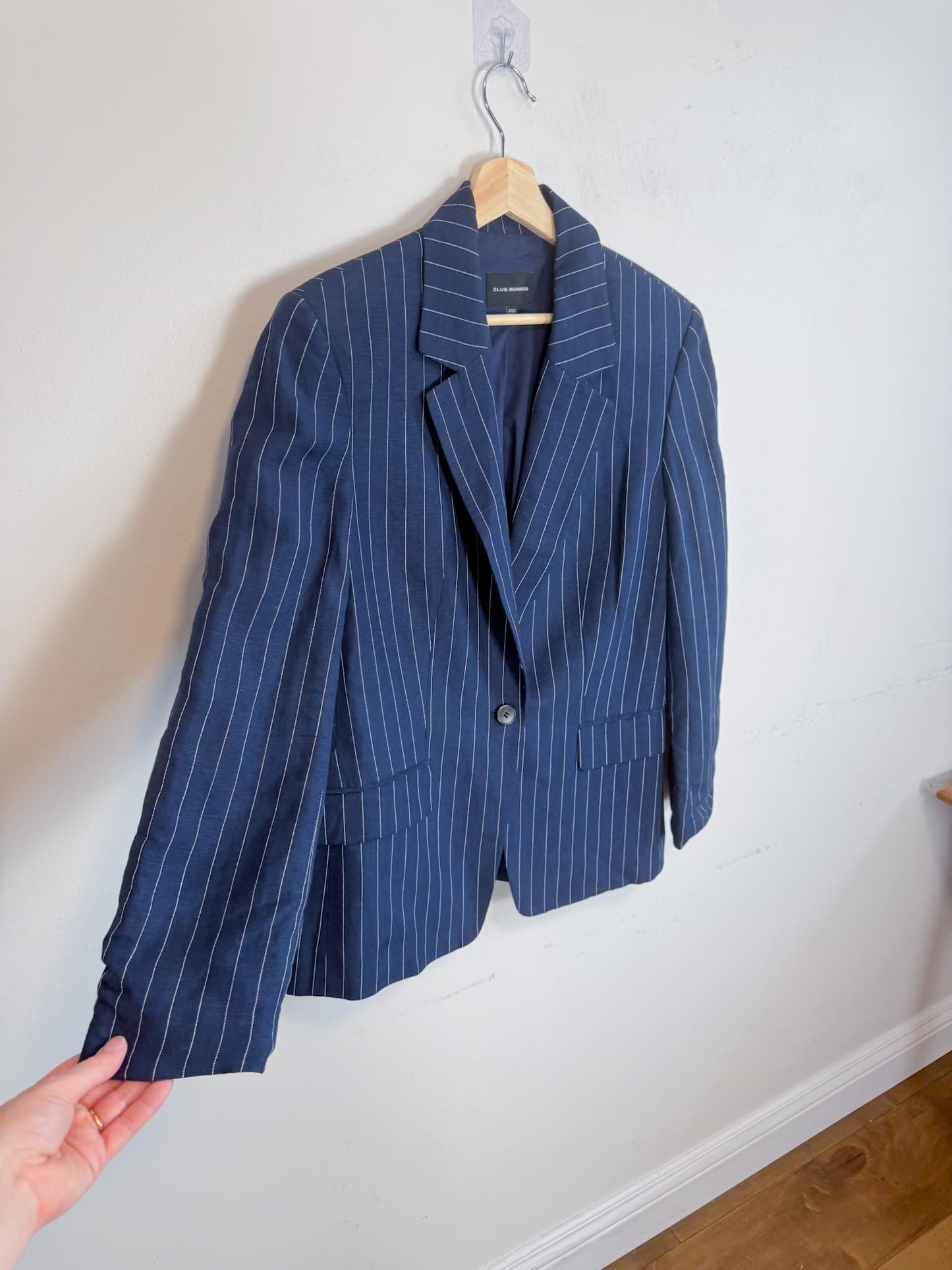 Club Monaco Pinstriped Linen Blazer in Navy/White (Size L)