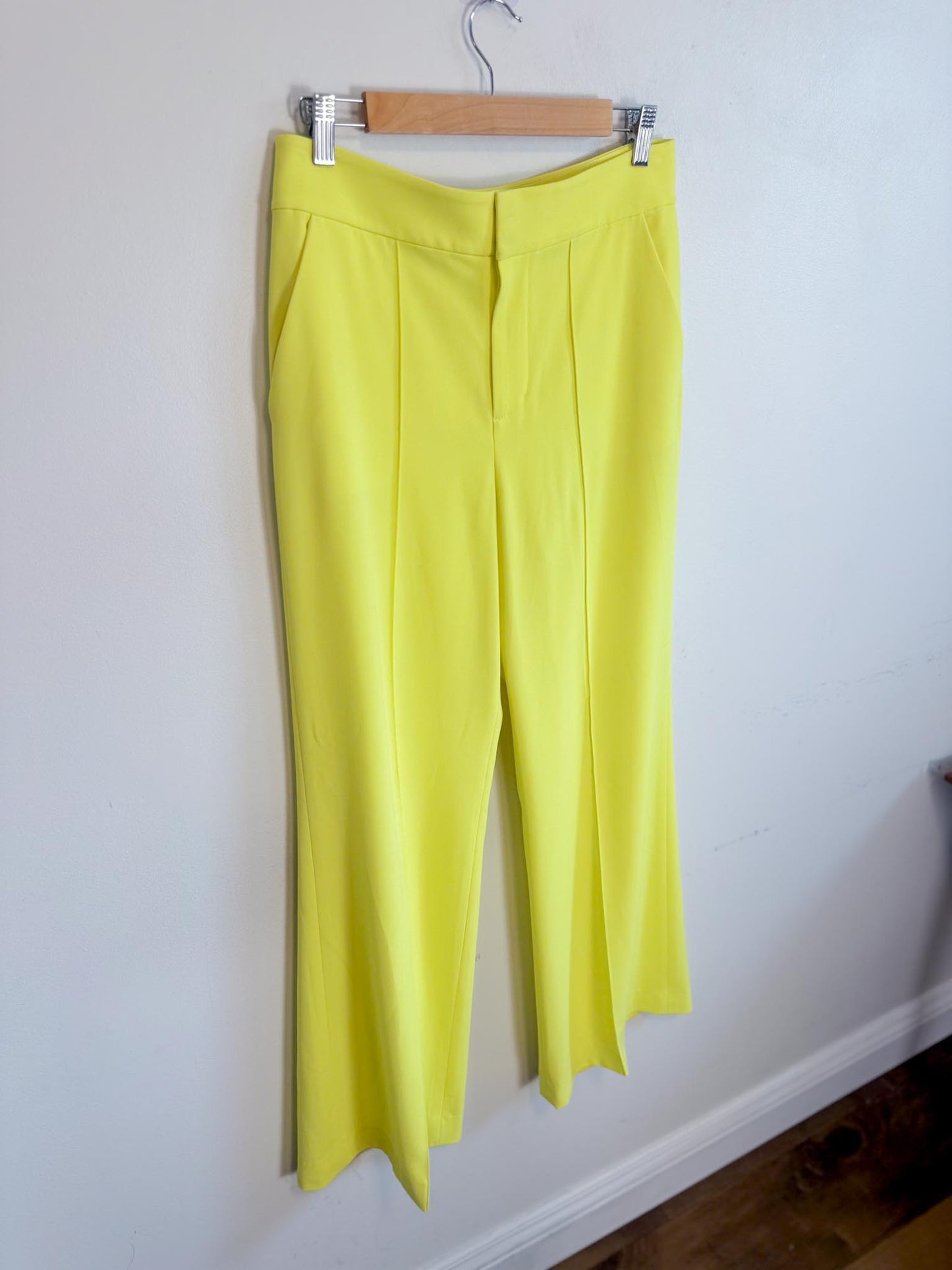 Alice + Olivia "Paulette High Rise Neon Pant in Yellow" (Size 8)
