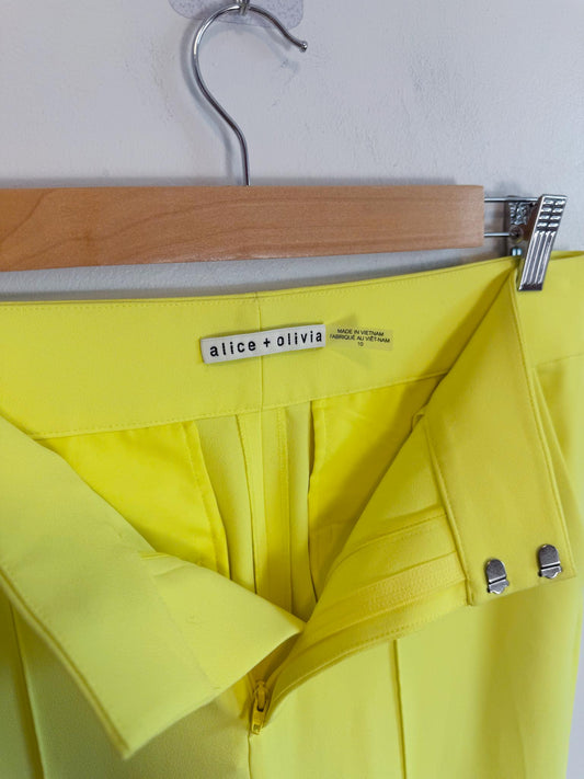 Alice + Olivia "Paulette High Rise Neon Pant in Yellow" (Size 8)