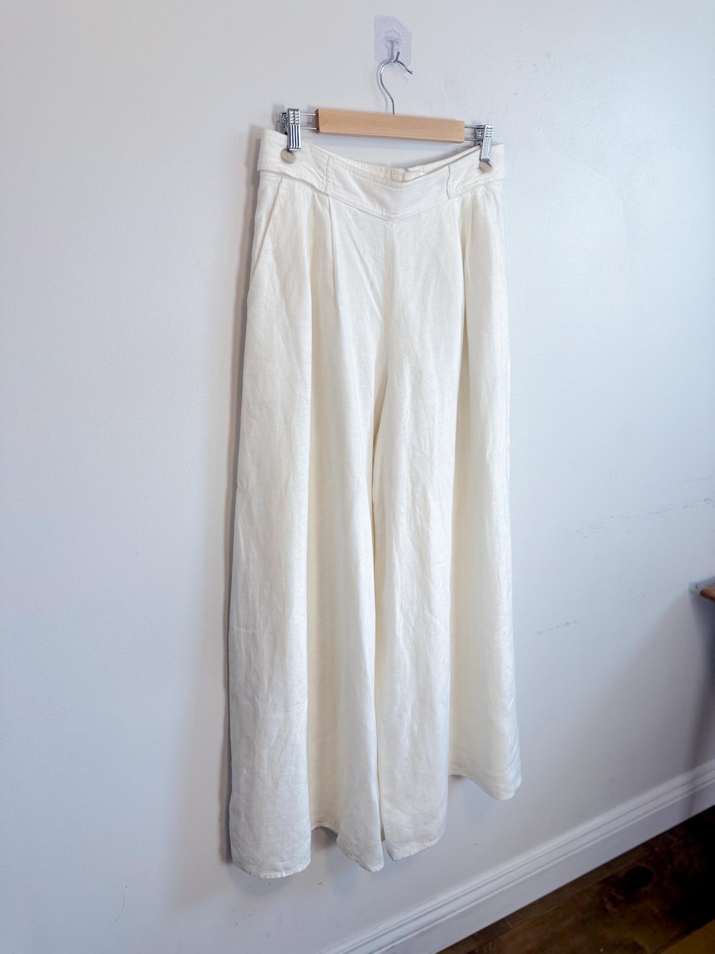 Banana Republic High Rise Wide Leg Linen Pants in White (Size 8)
