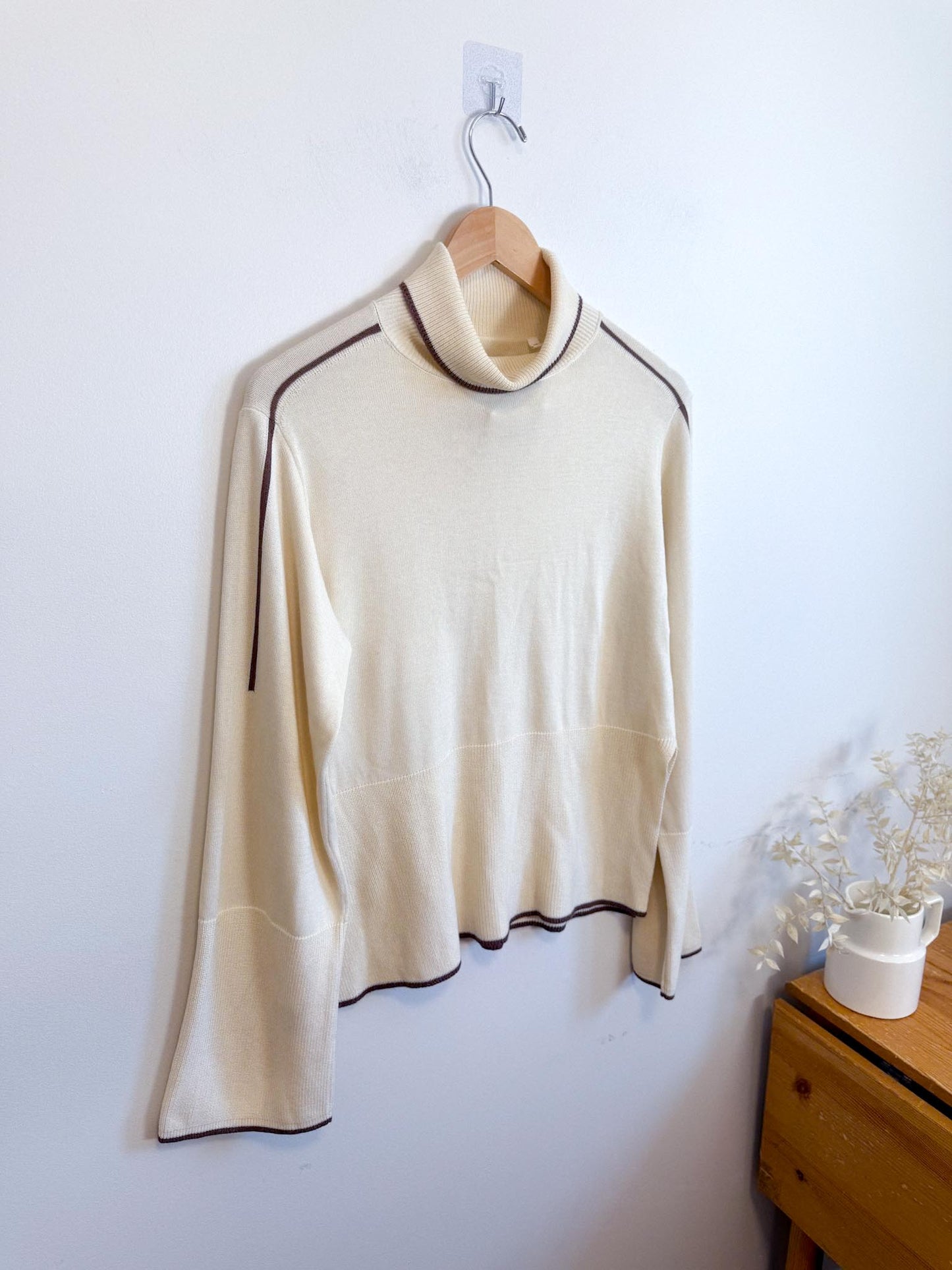 KOTN Slow Fashion "Women's Aswan Turtleneck in Natural" NWT (Size XS-S)