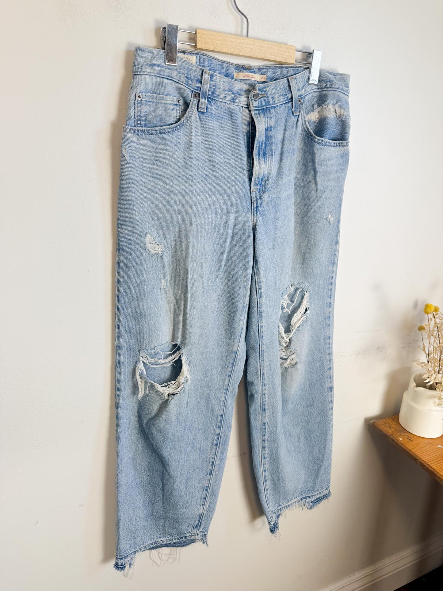 Levi’s Distressed Baggy Dad Jeans (Size 29)