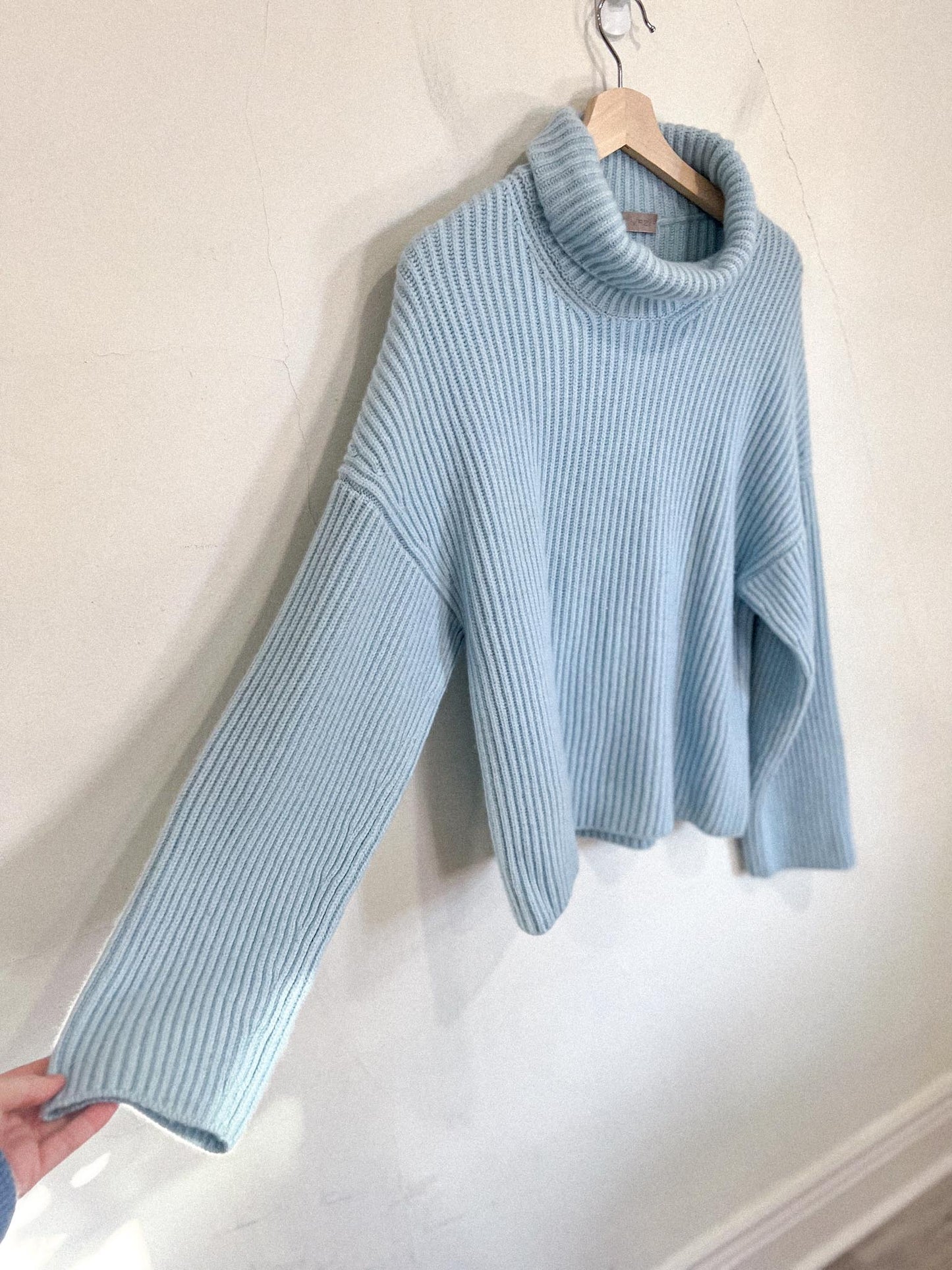 MRZ Italian Designer Wool & Cashmere Turtleneck in Blue (Size S/M)