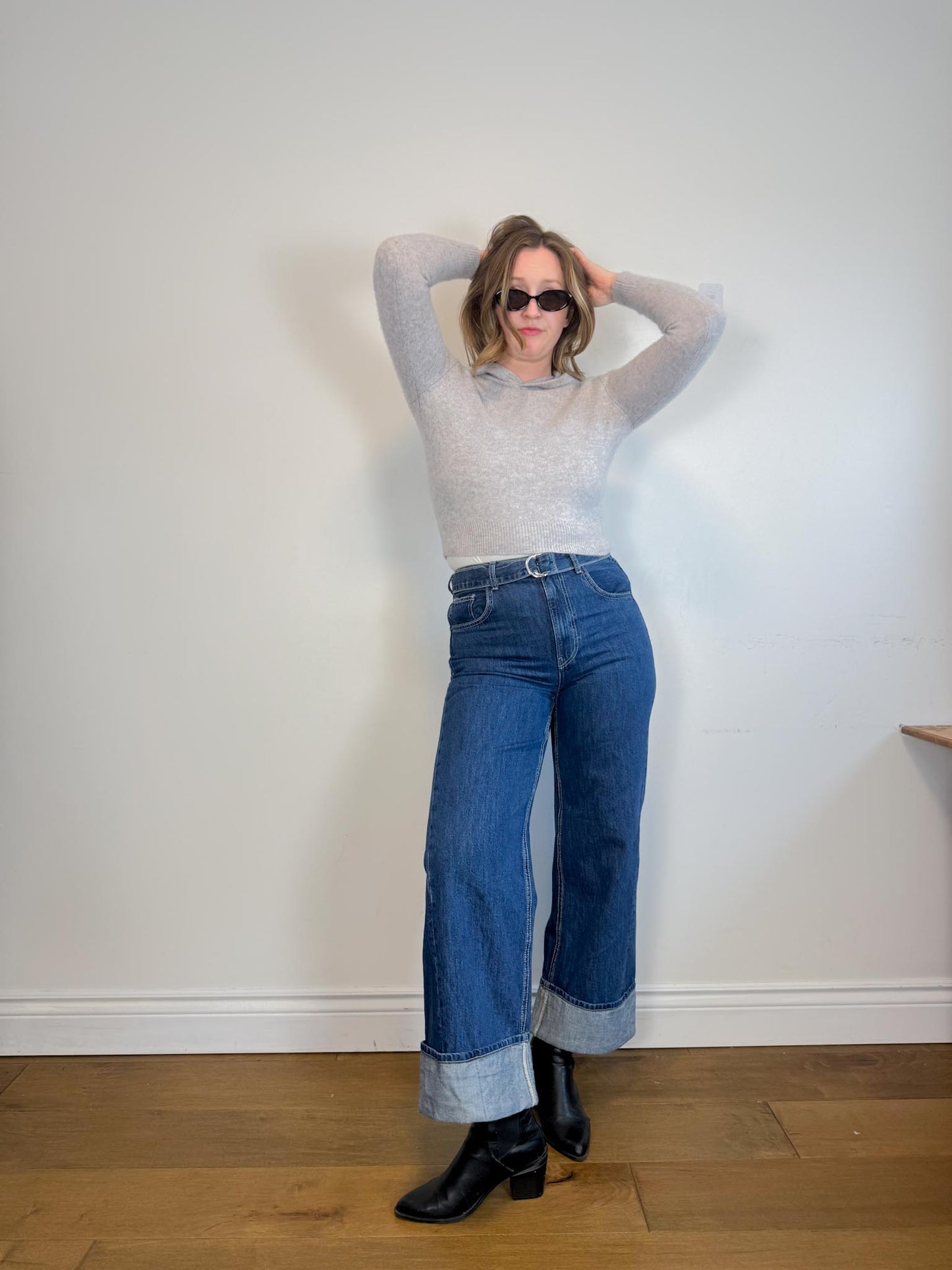 Wilfred "Essential Cashmere Shrunken Hoodie in Grey" (Size XS)