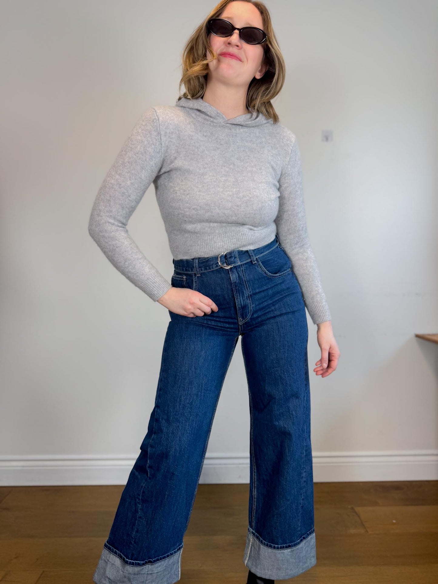 Wilfred "Essential Cashmere Shrunken Hoodie in Grey" (Size XS)