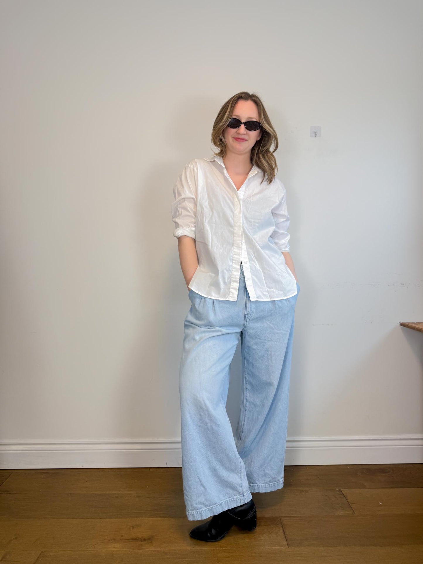 Madewell "The Harlow Wide-Leg Jean in Light Wash" (Size 32)