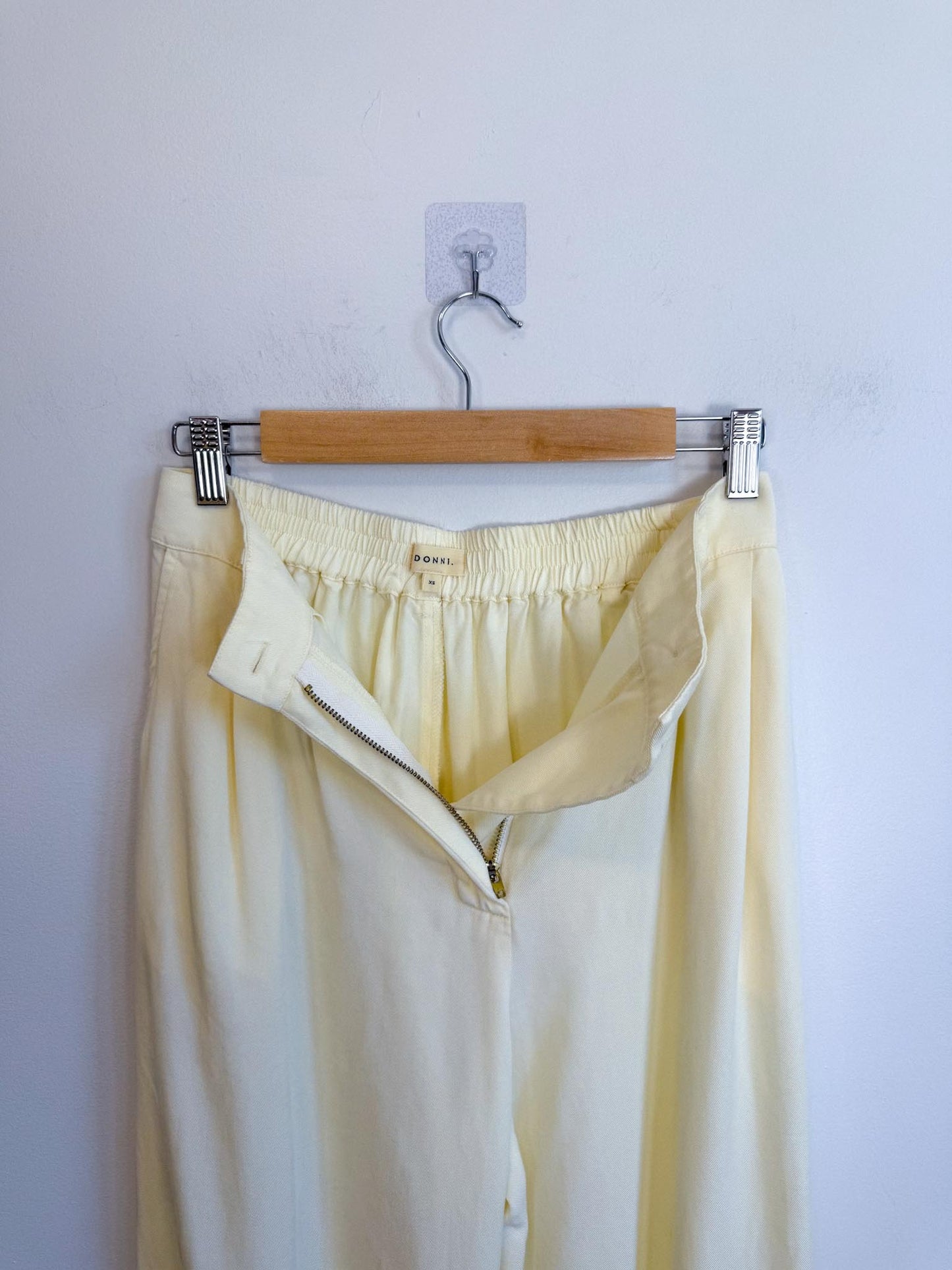 DONNI Slow Fashion "Donni Twill Pleated Pant - Crème" (Size XS/S)