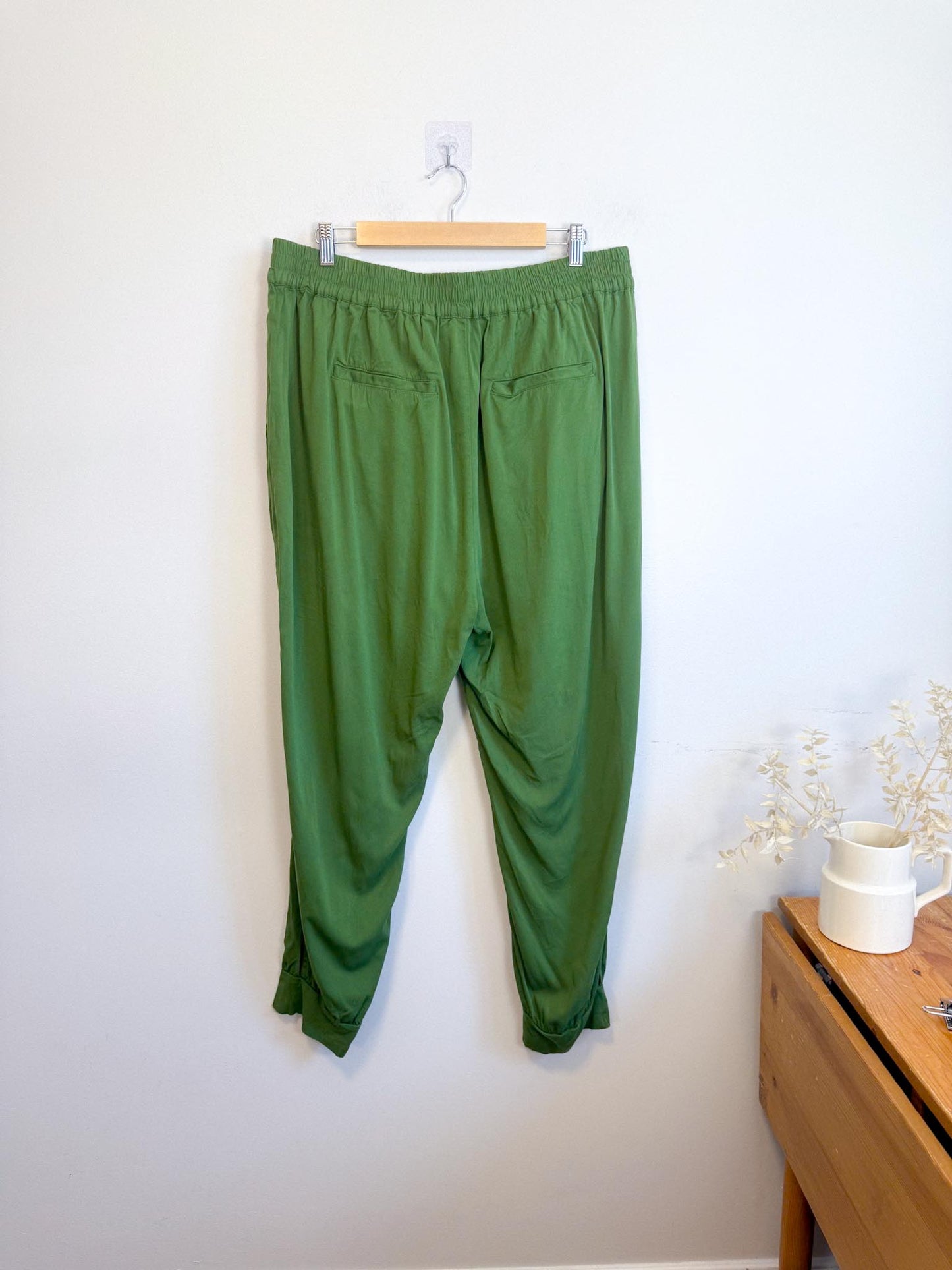 11 HONORE Pull On Trousers in Green (Size 2XL)