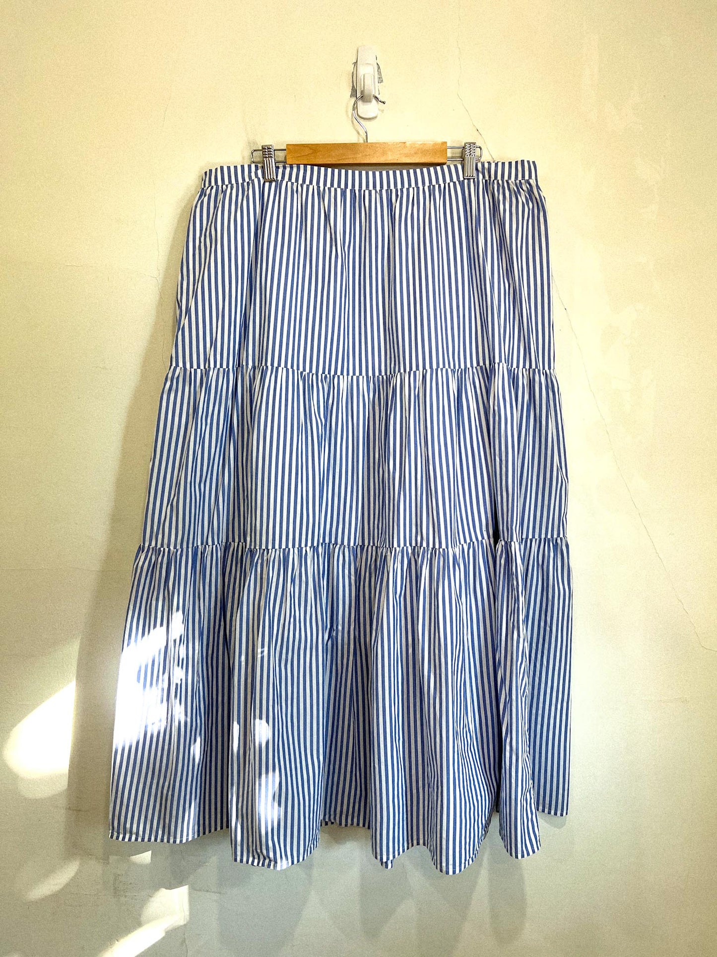 Banana Republic Striped Midi Skirt in Blue/White (Size XL)