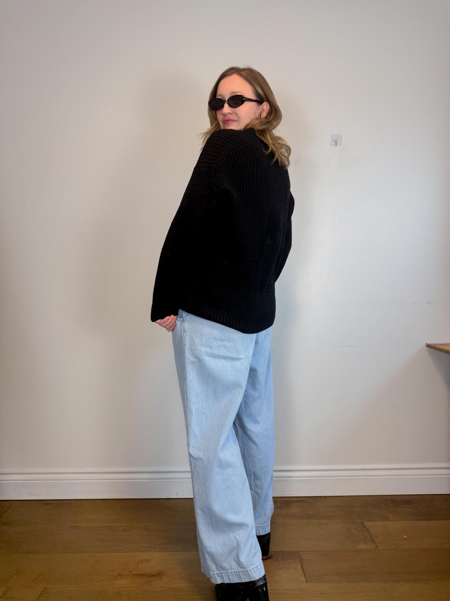 Wilfred "Belize Oversized V-neck Merino Wool Sweater in Black" (Size M/L)