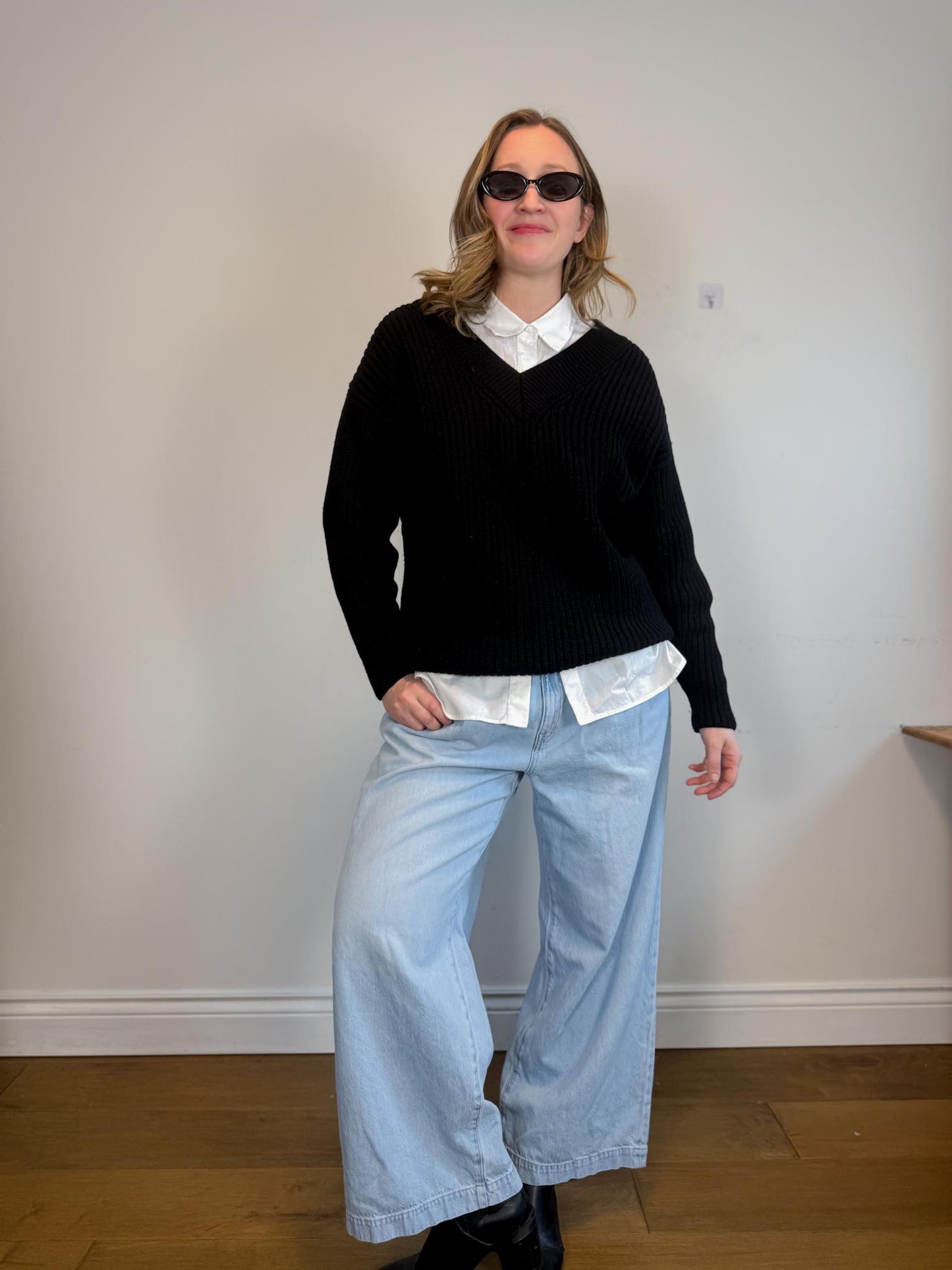 Wilfred "Belize Oversized V-neck Merino Wool Sweater in Black" (Size M/L)