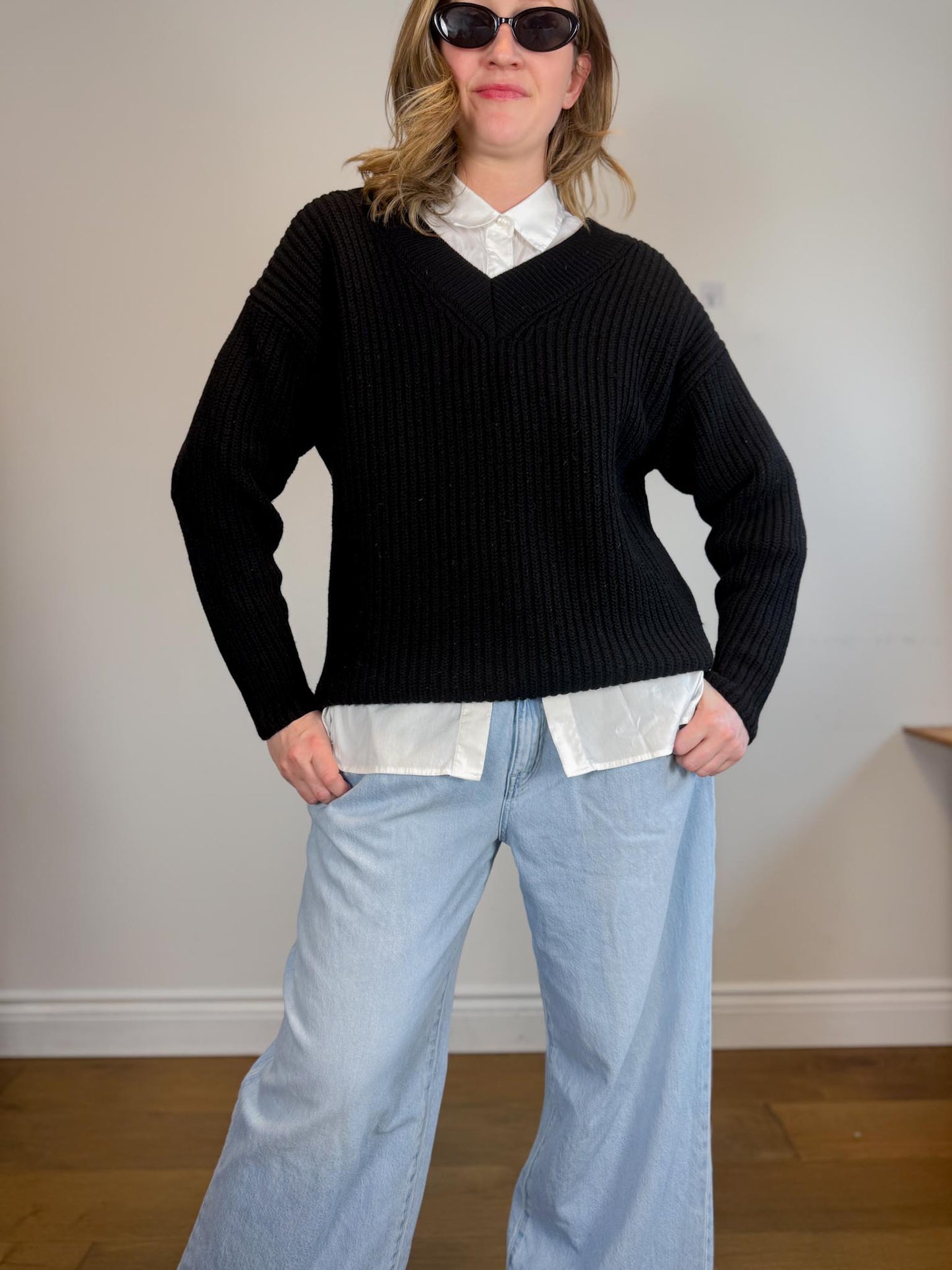 Wilfred "Belize Oversized V-neck Merino Wool Sweater in Black" (Size M/L)