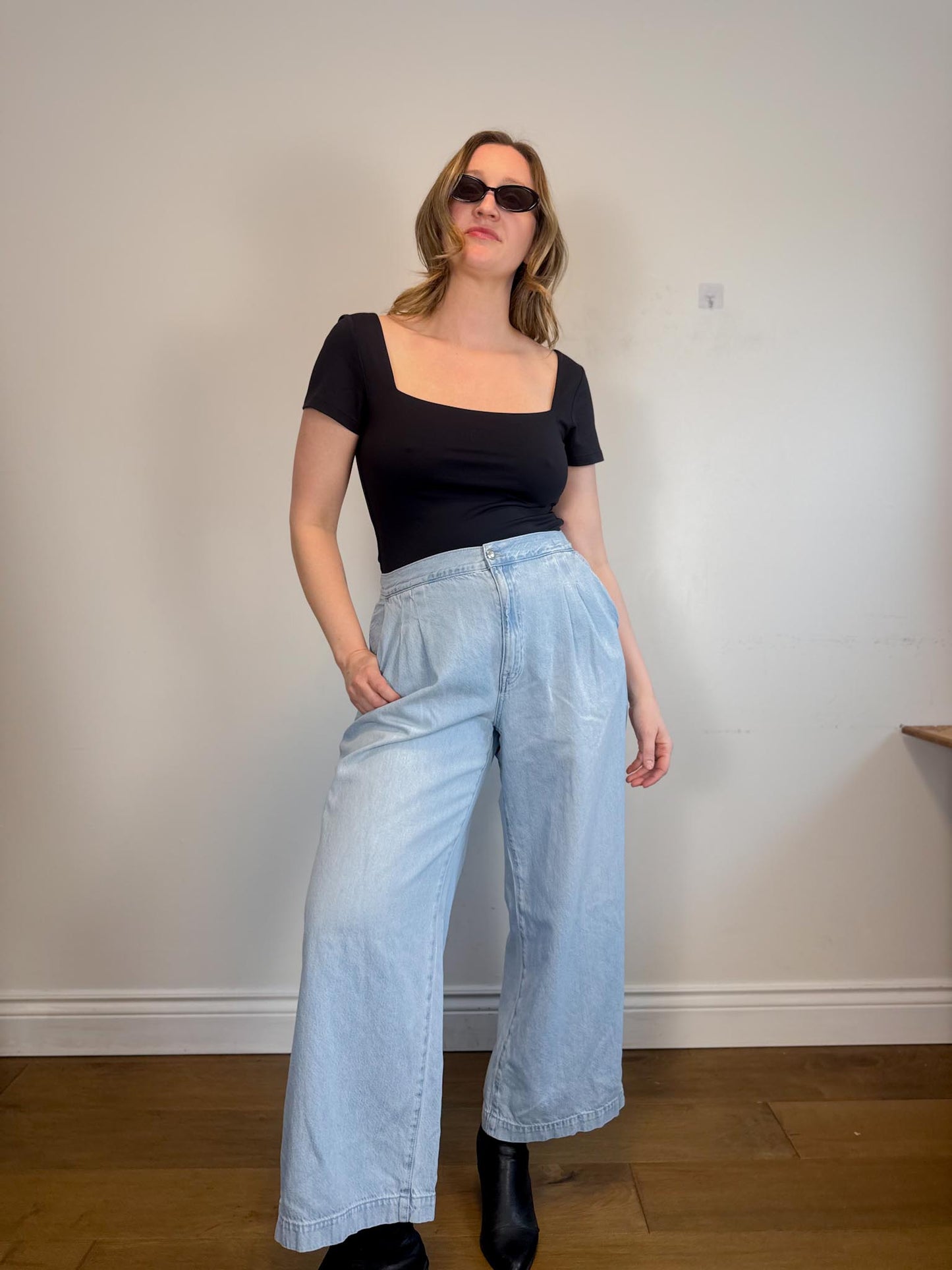 Madewell "The Harlow Wide-Leg Jean in Light Wash" (Size 32)