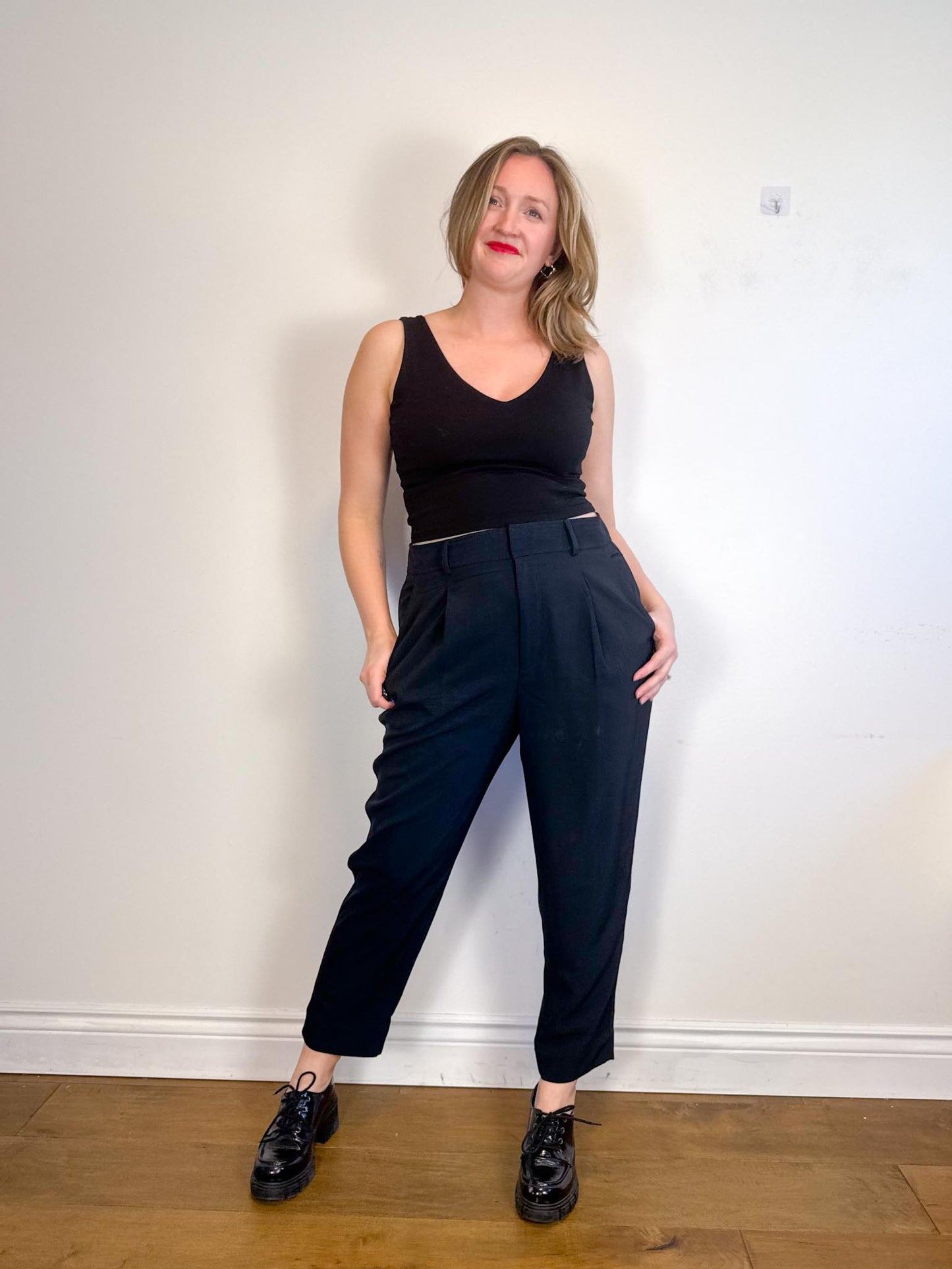 Everlane "The Draper Tapered Pants in Black" (Size 14)