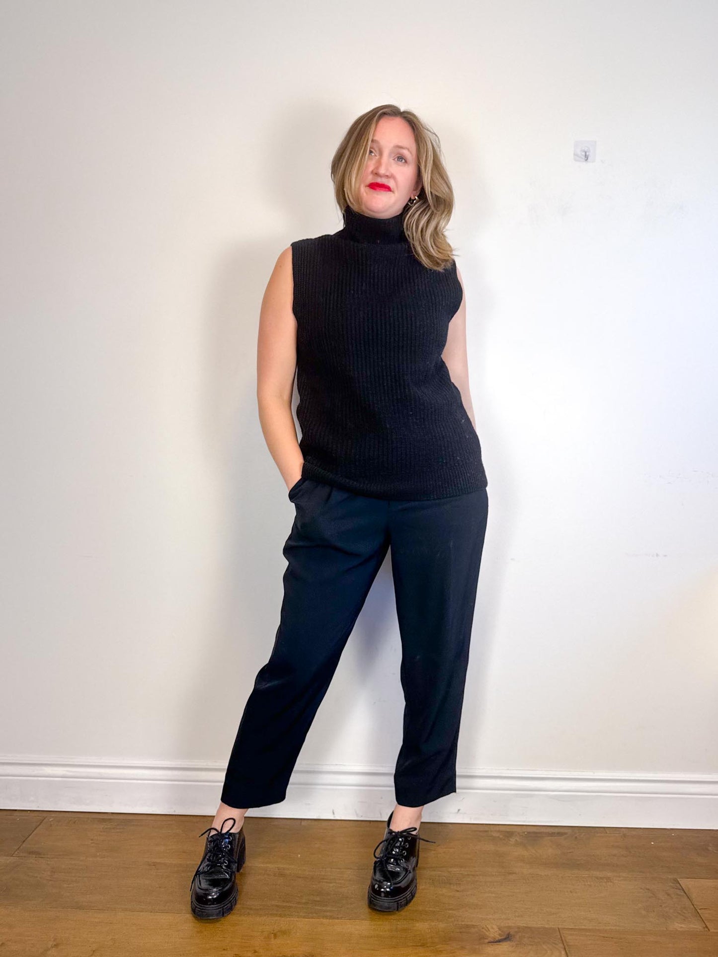 Everlane "The Draper Tapered Pants in Black" (Size 14)