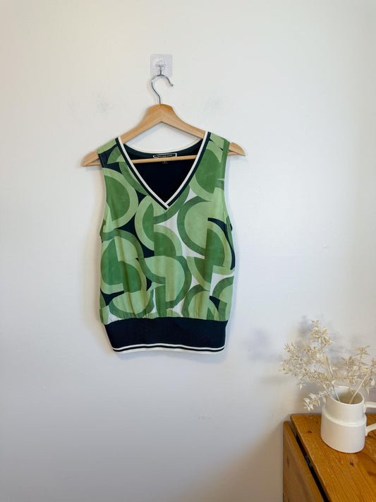 Melanie Lyne Sleeveless Top in Green/Black Print (Size S)