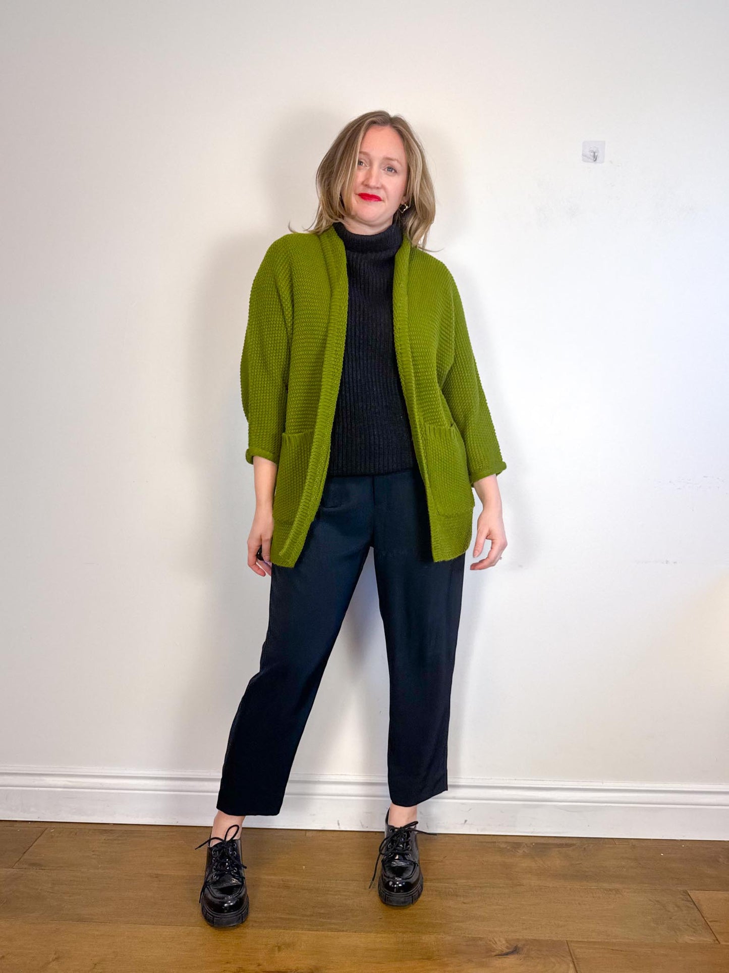 Everlane "The Draper Tapered Pants in Black" (Size 14)