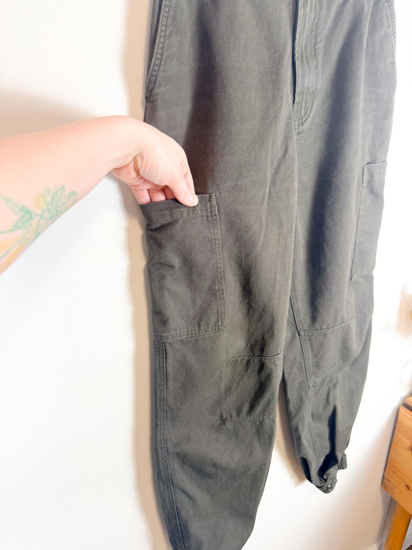 KOTN Slow Fashion Green Khaki Trousers (Size 27)