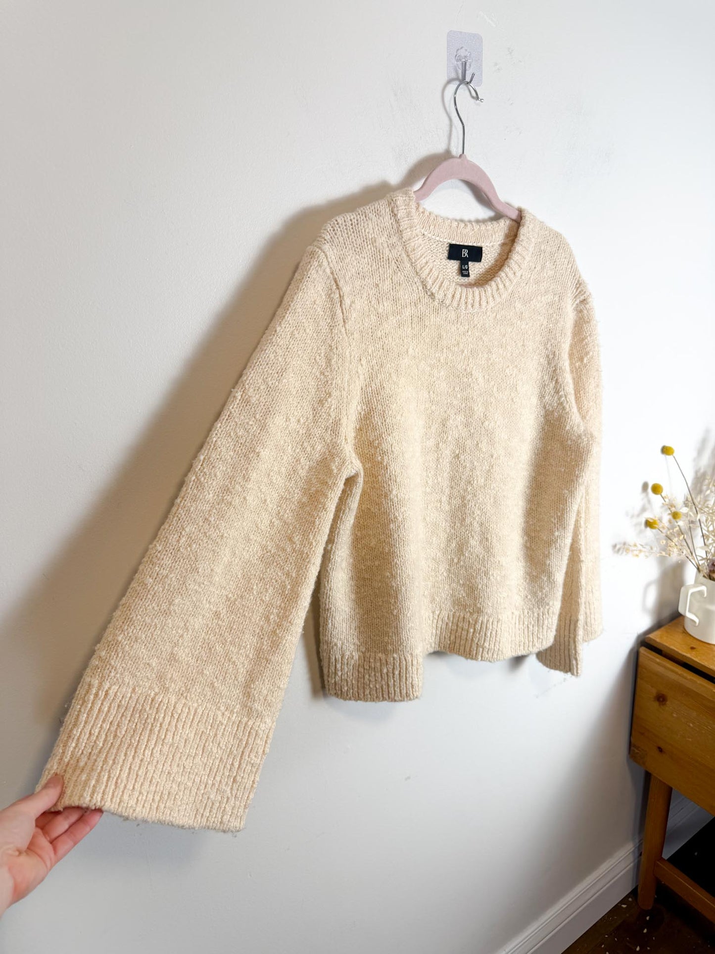 Banana Republic Wool Wide Sleeve Sweater in Cream (Size L)