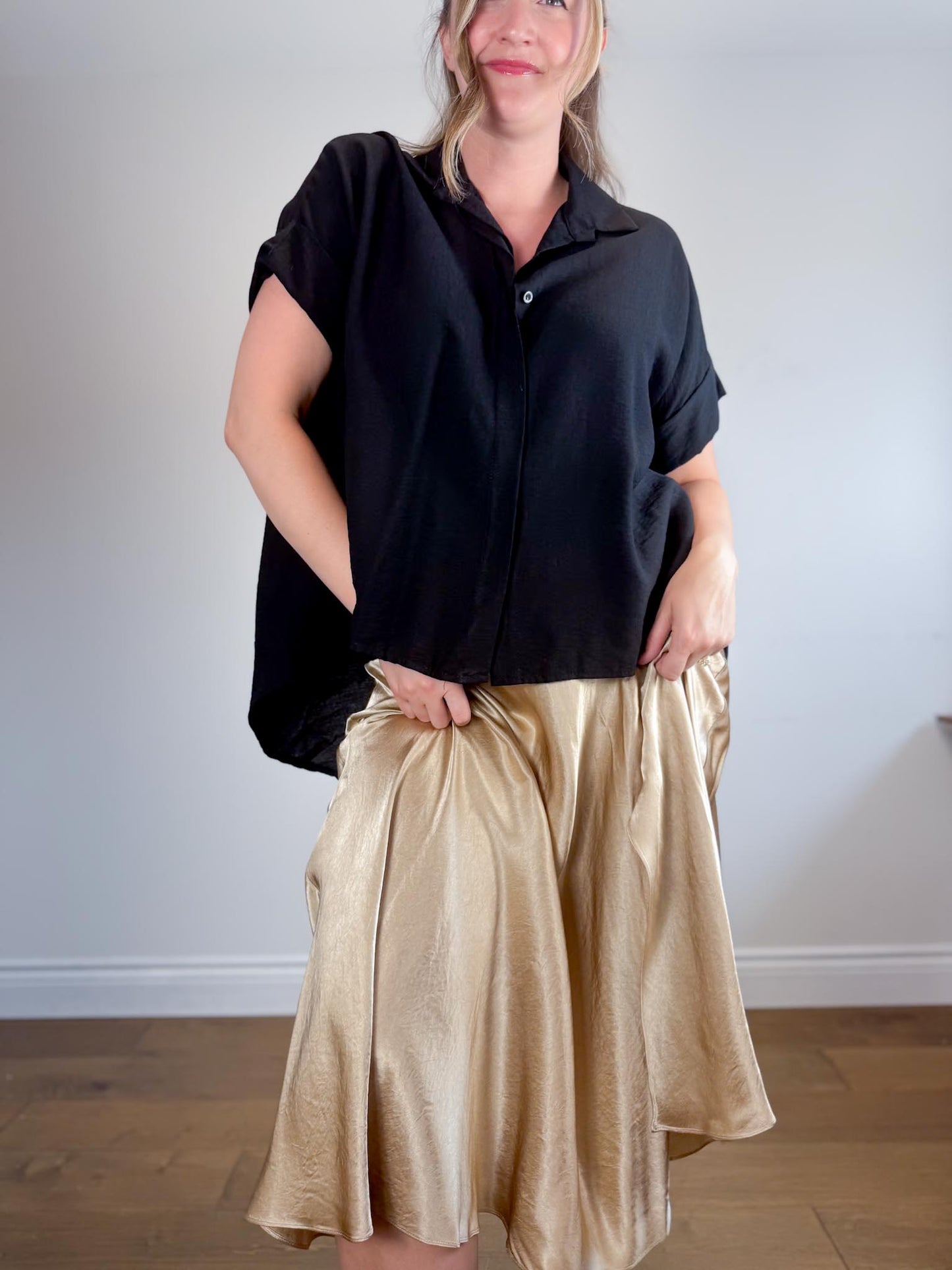 Vanis Long Short Sleeve Blouse in Black (Size L)