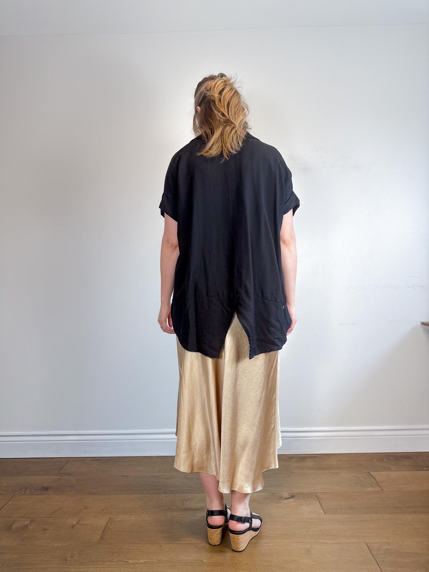 Vanis Long Short Sleeve Blouse in Black (Size L)