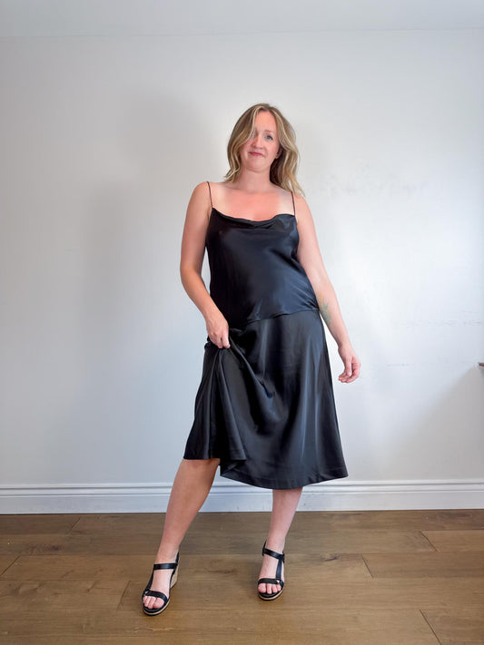 Banana Republic Silk Camisole in Black (Size M)