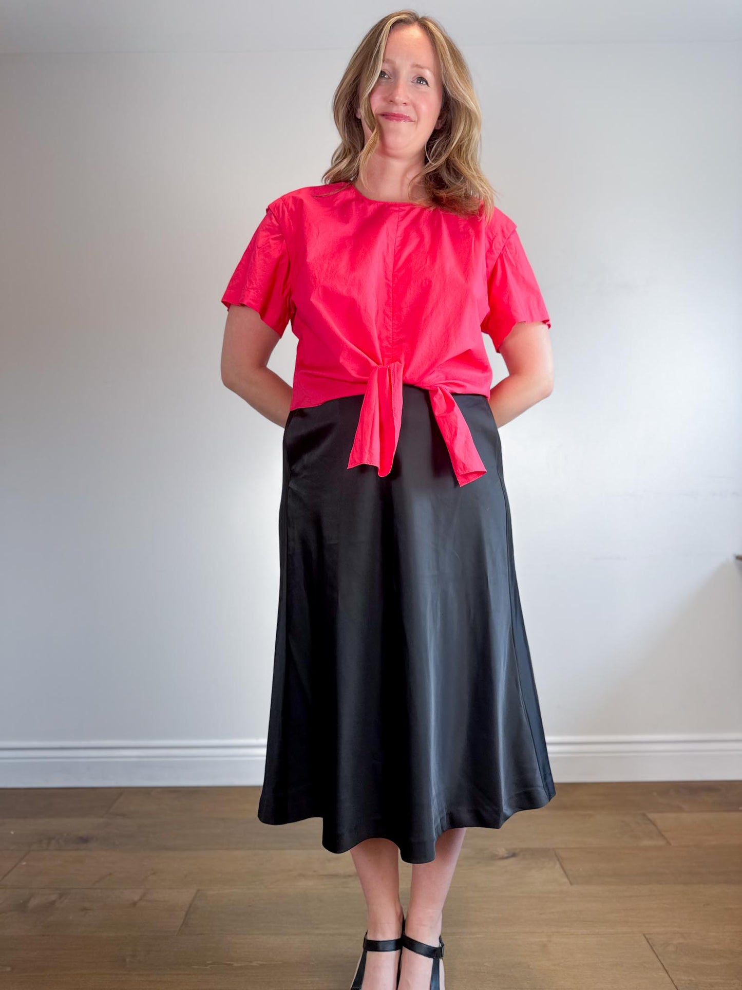 Banana Republic Cropped Front Tie T-Shirt in Hot Pink (Size L)