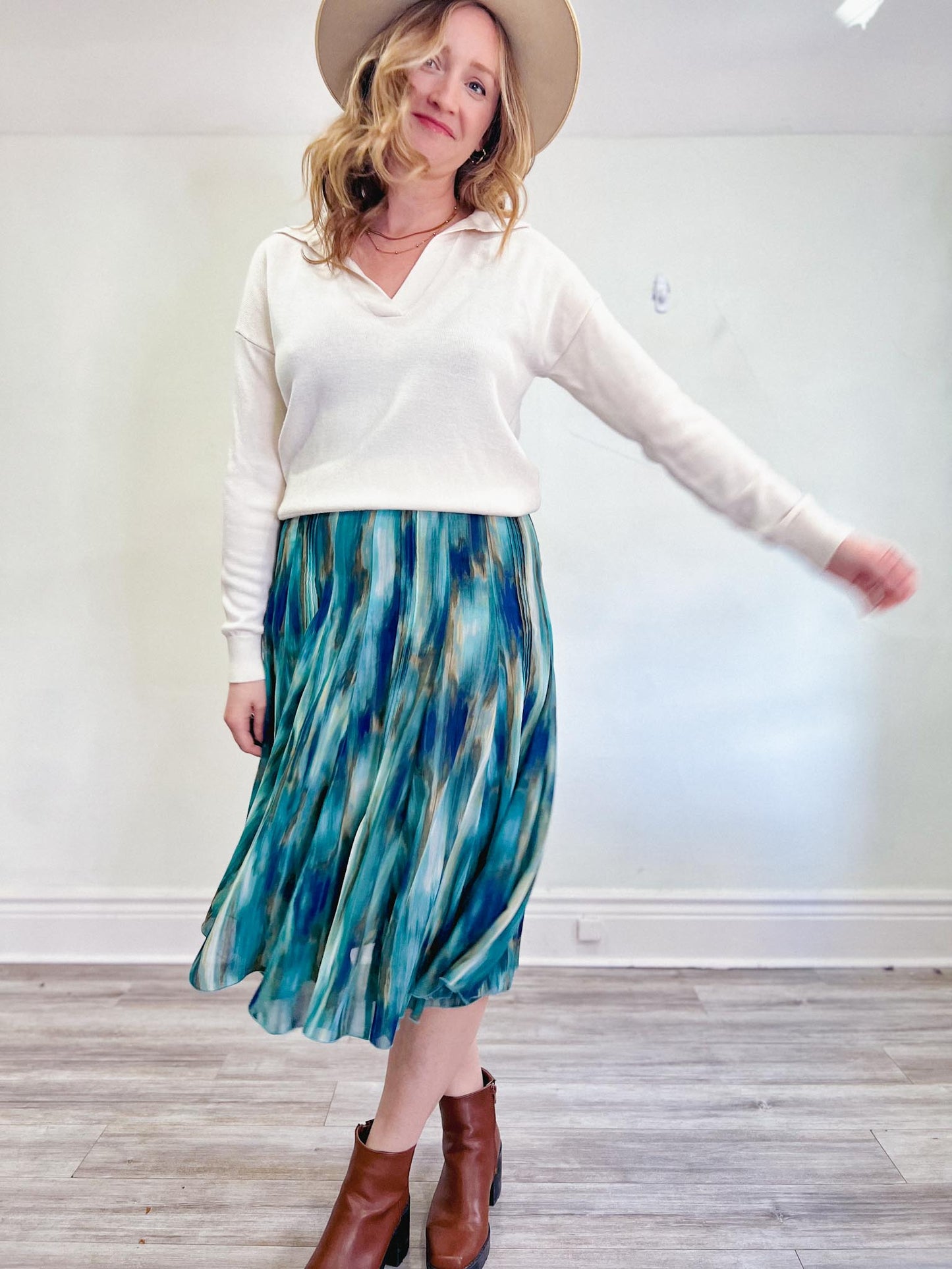 Multi-Colour Teal Flowing Midi Skirt (Size M/L)