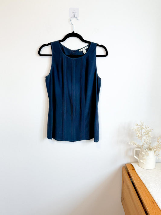 Banana Republic Silk Sleeveless Top in Navy (Size XS/S)
