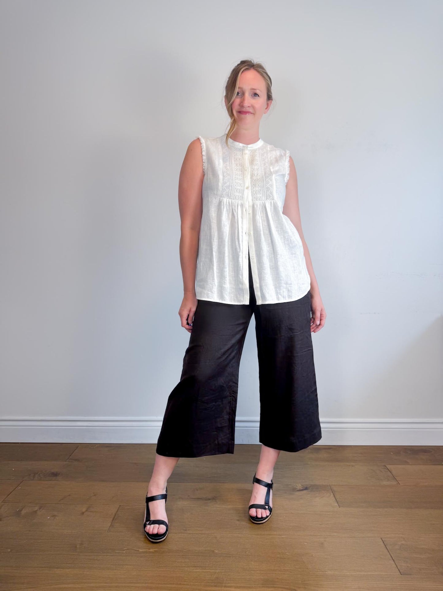 Phase Eight Wide Legged Cropped Linen Pants in Brown (Size M/L)
