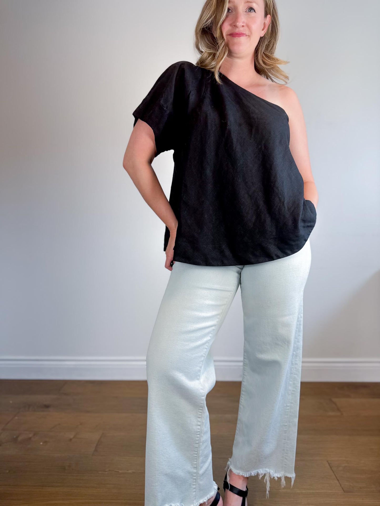 Banana Republic One Shoulder Linen Top in Black (Size L)