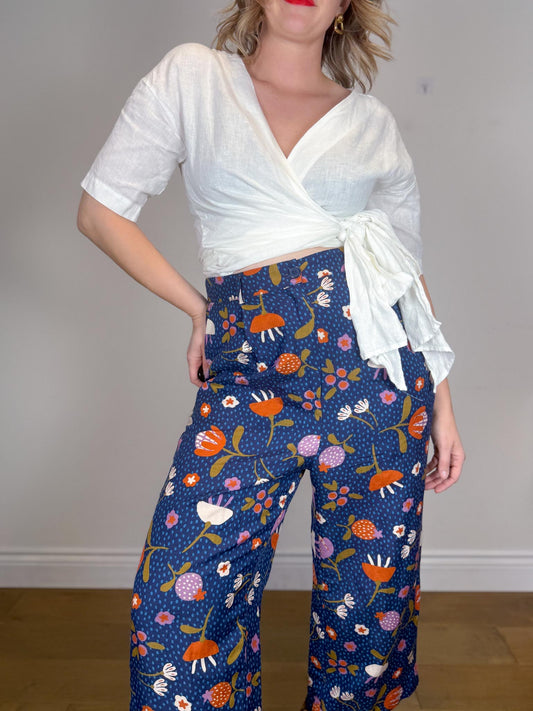 Simons Contemporaine Linen Wrap Top in White (Size M)