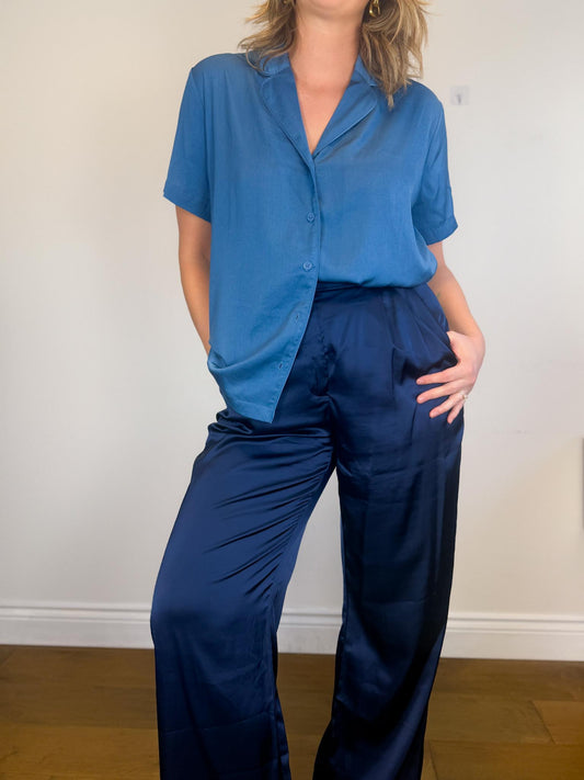 Banana Republic Satin Short Sleeve Top in Blue (Size XL)